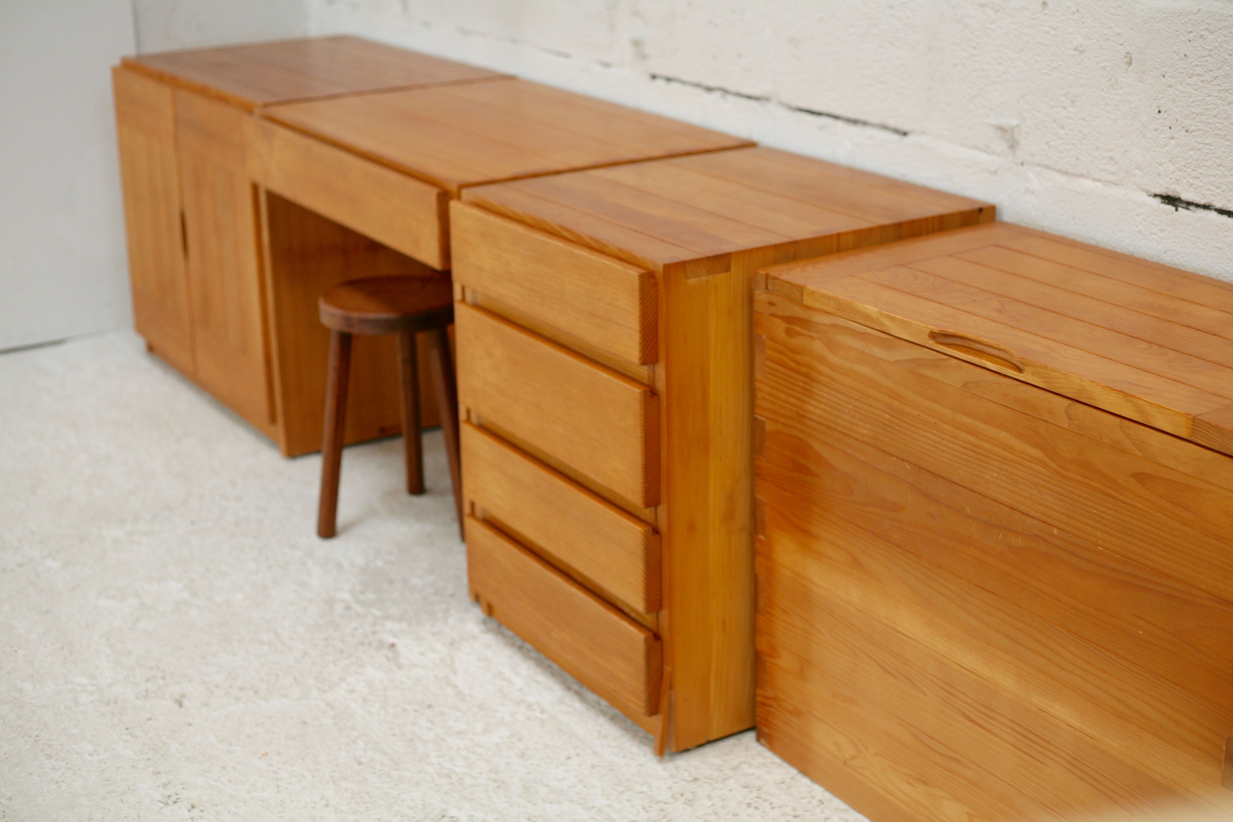 Maison Regain: modular office set. Pine. France, circa 1975
