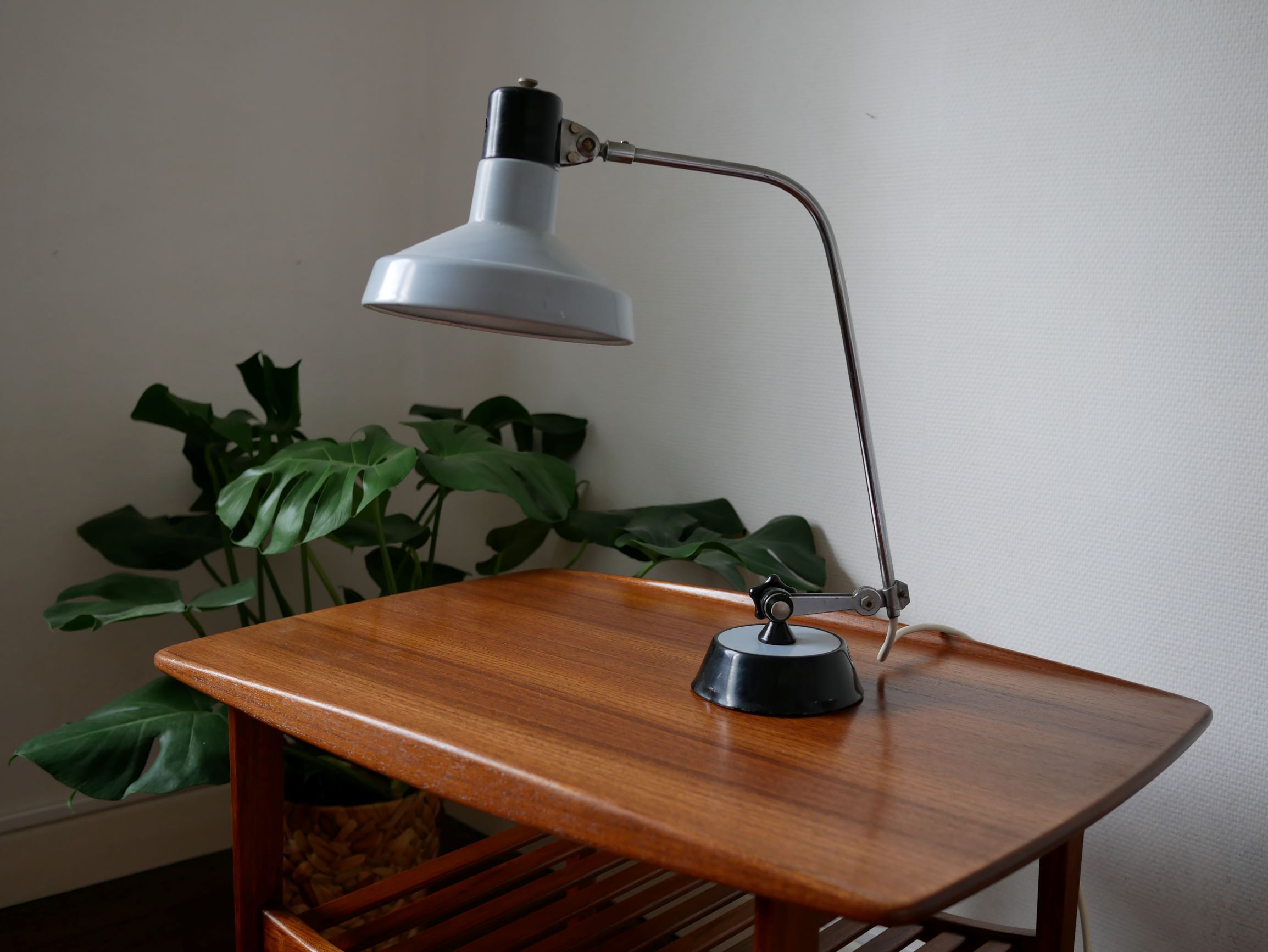 Workshop year 1940 lamp