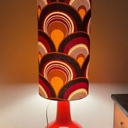 Lampe de sol Saga - céramique rouge et tissu vintage 1970's