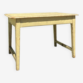 Petite table de ferme