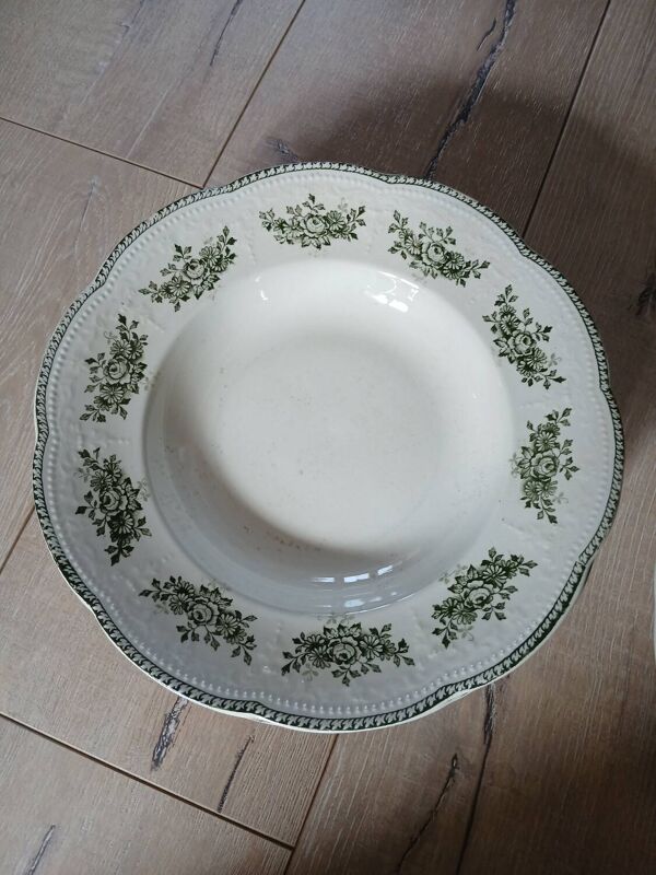 9 assiettes creuses Terre de fer Badonviller