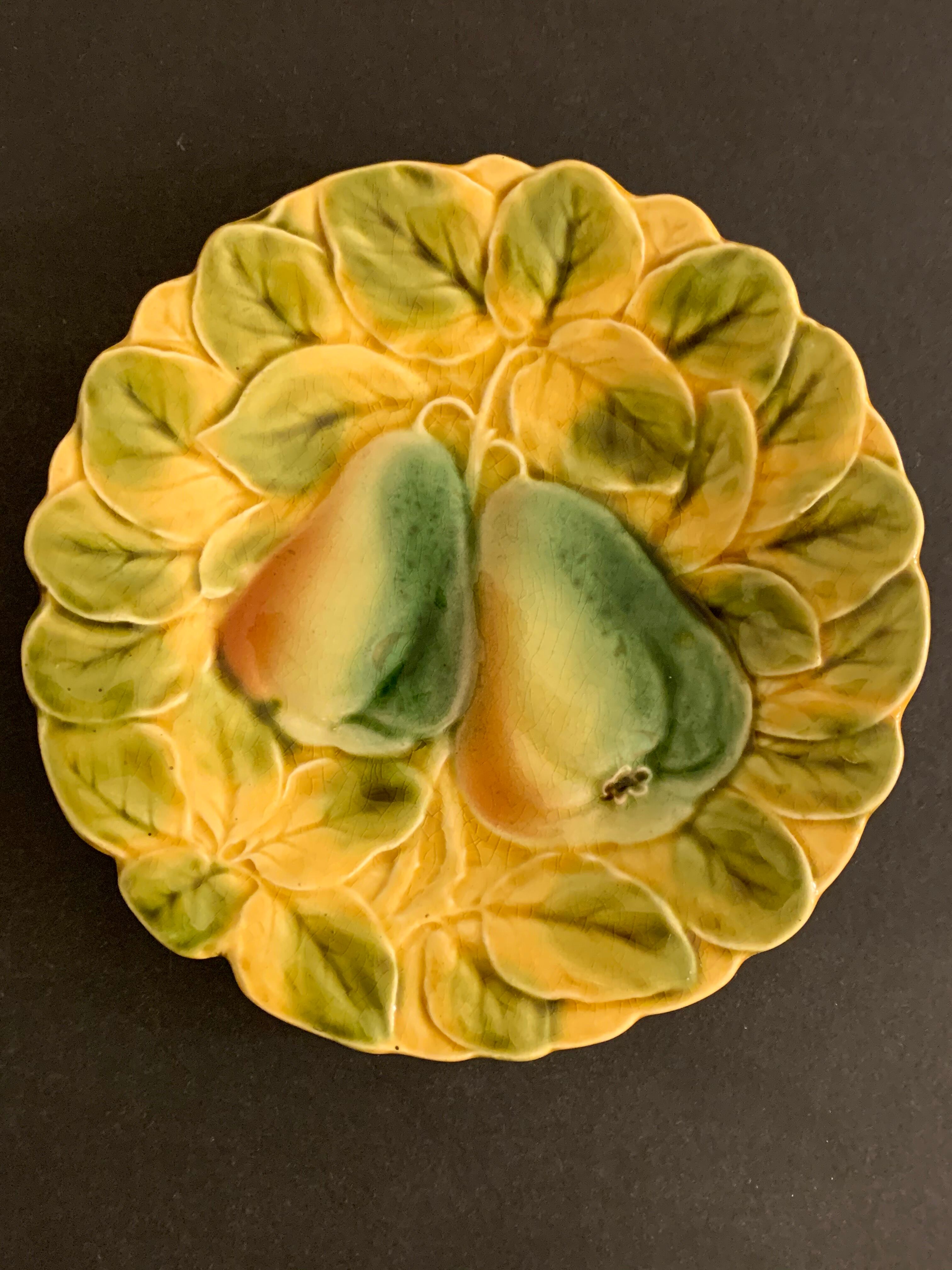 2 dessert plates in Sarreguemines fruit, strawberries and pears, early 19th century