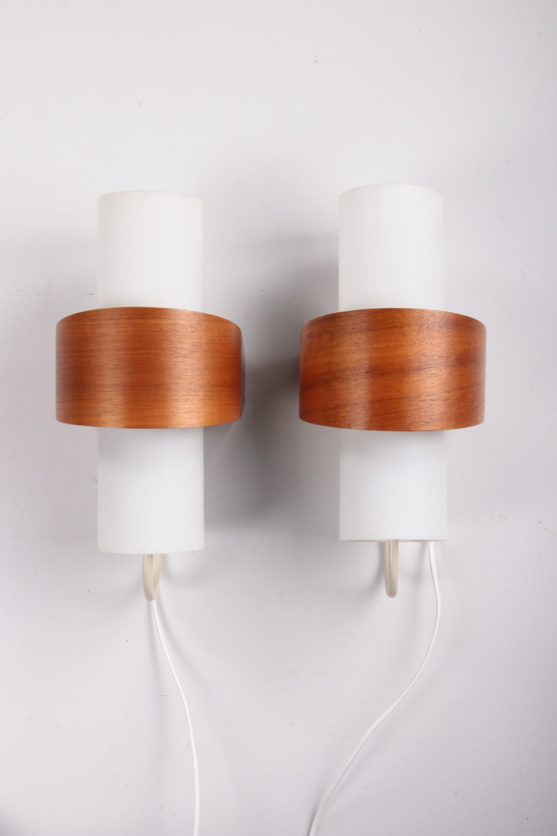 Set Philips Wall lamps Design by Louis Kalff model NX40, the Netherlands.