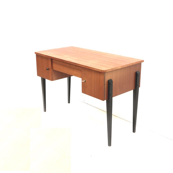 Bureau vintage élégant avec pieds noirs fabriqué dans les années 60
