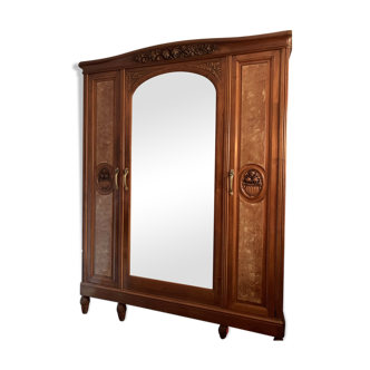 Bedroom cabinet with mirror
