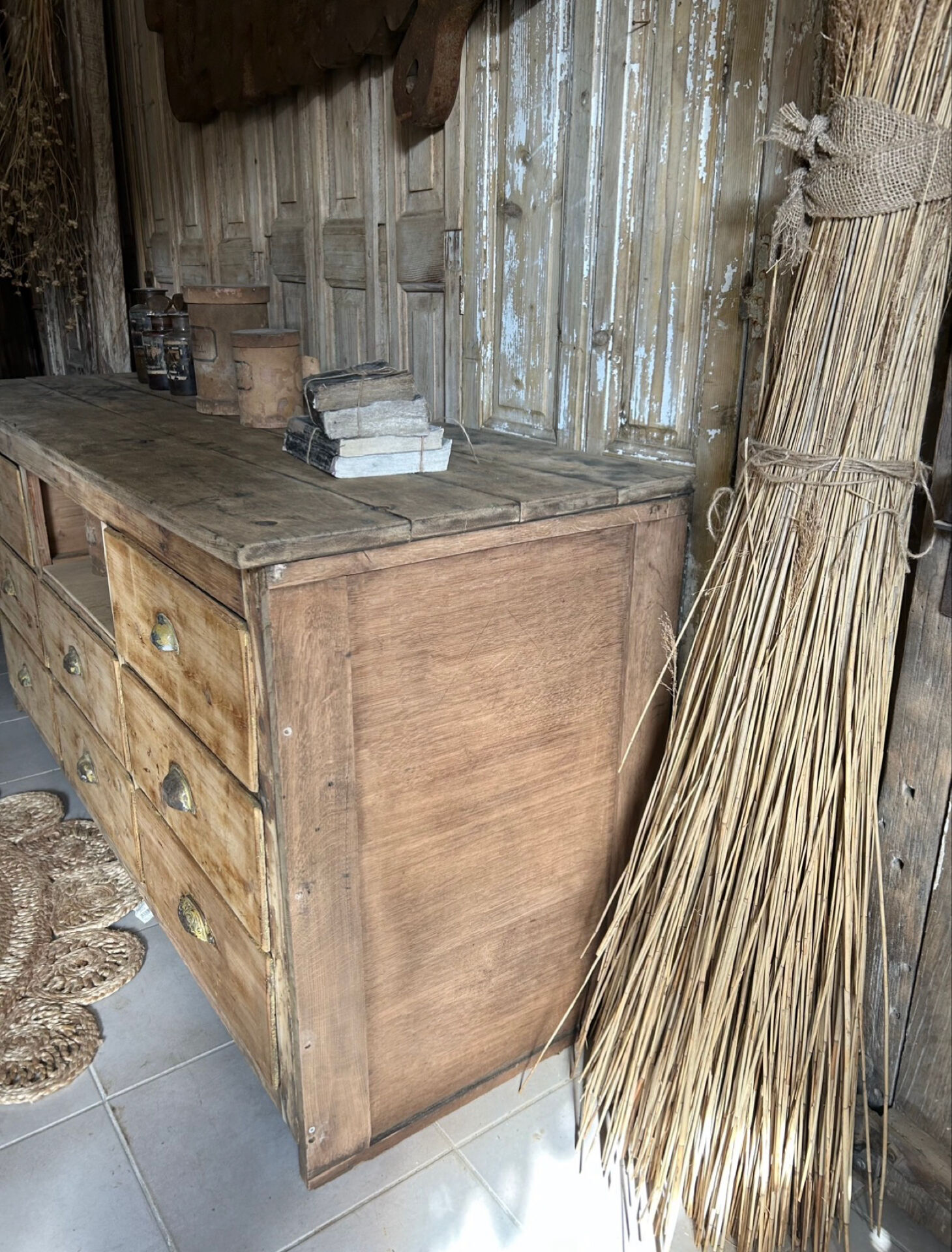 Ancien meuble de métier, comptoir