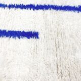 Ecru Beni Ouarain Berber rug with Majorelle blue patterns, 2.60x1.47m