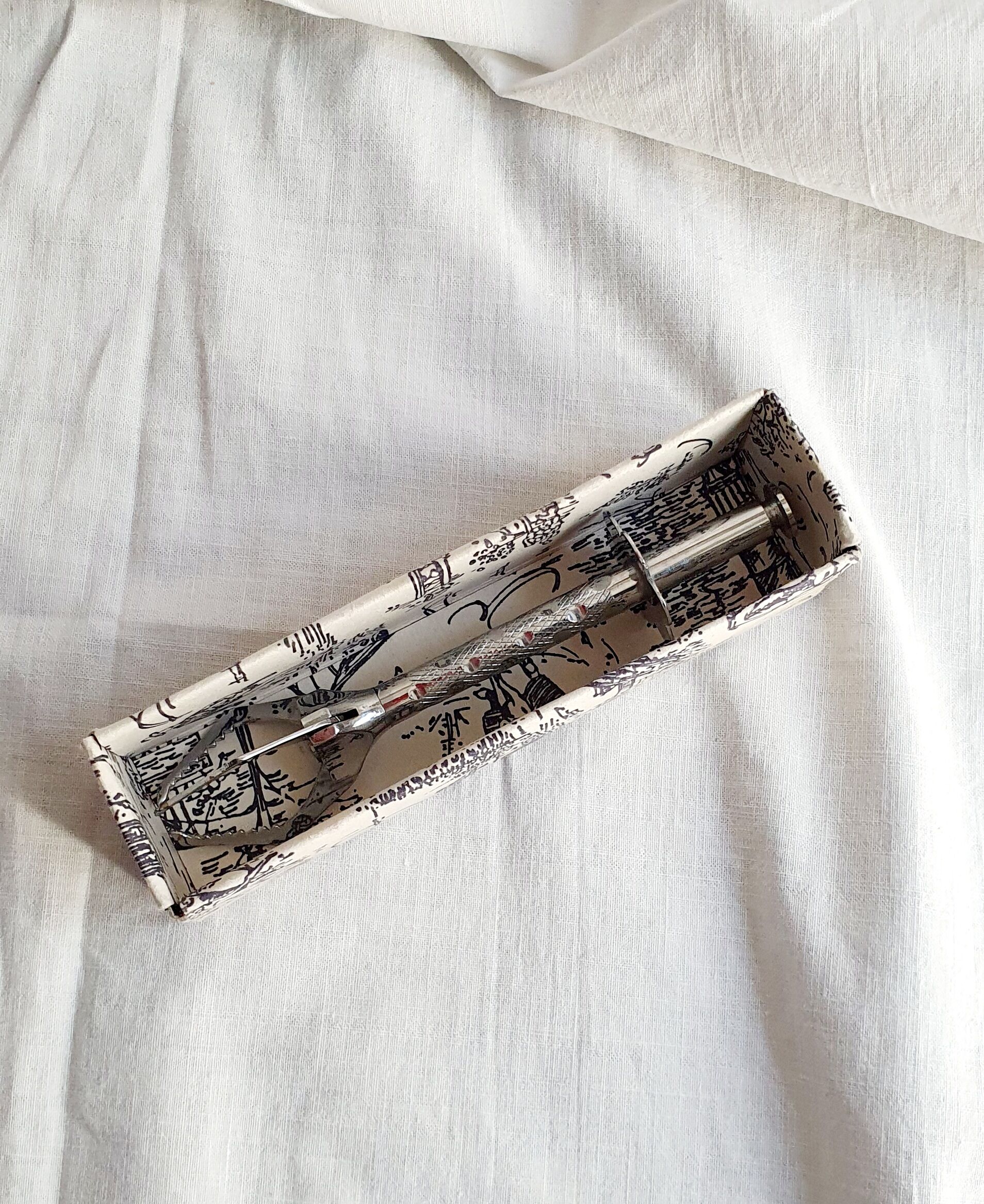 Vintage crab sugar claw