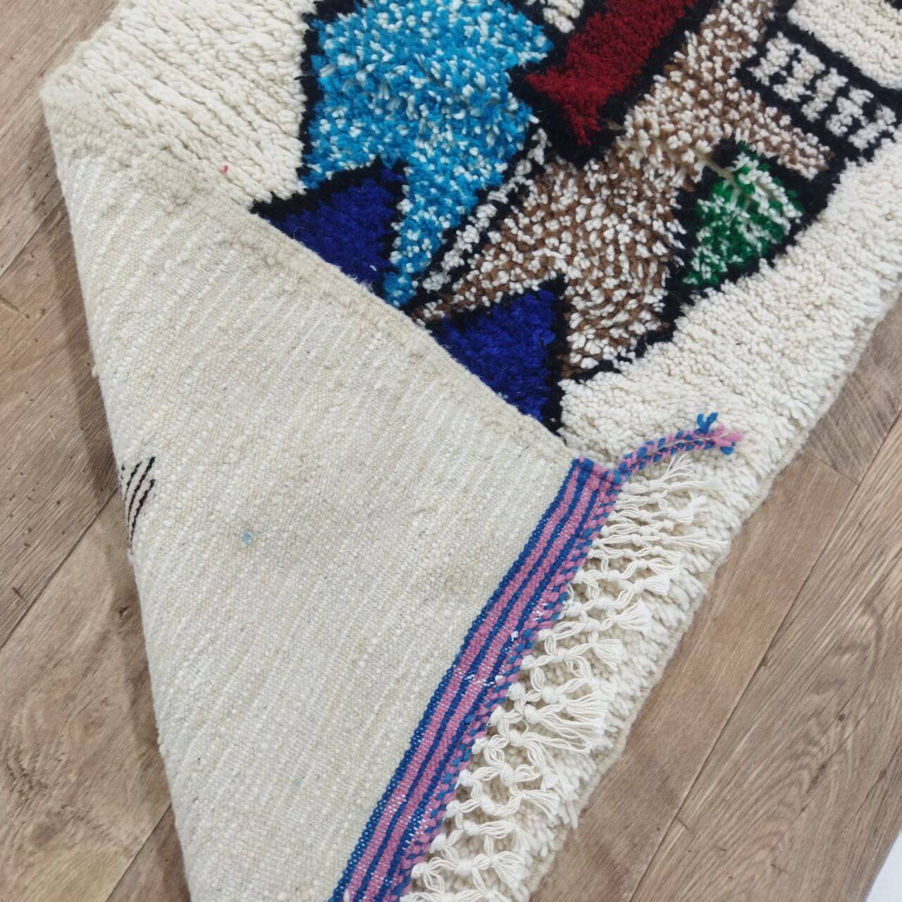 Handcrafted moroccan berber rug 172 x 65 cm