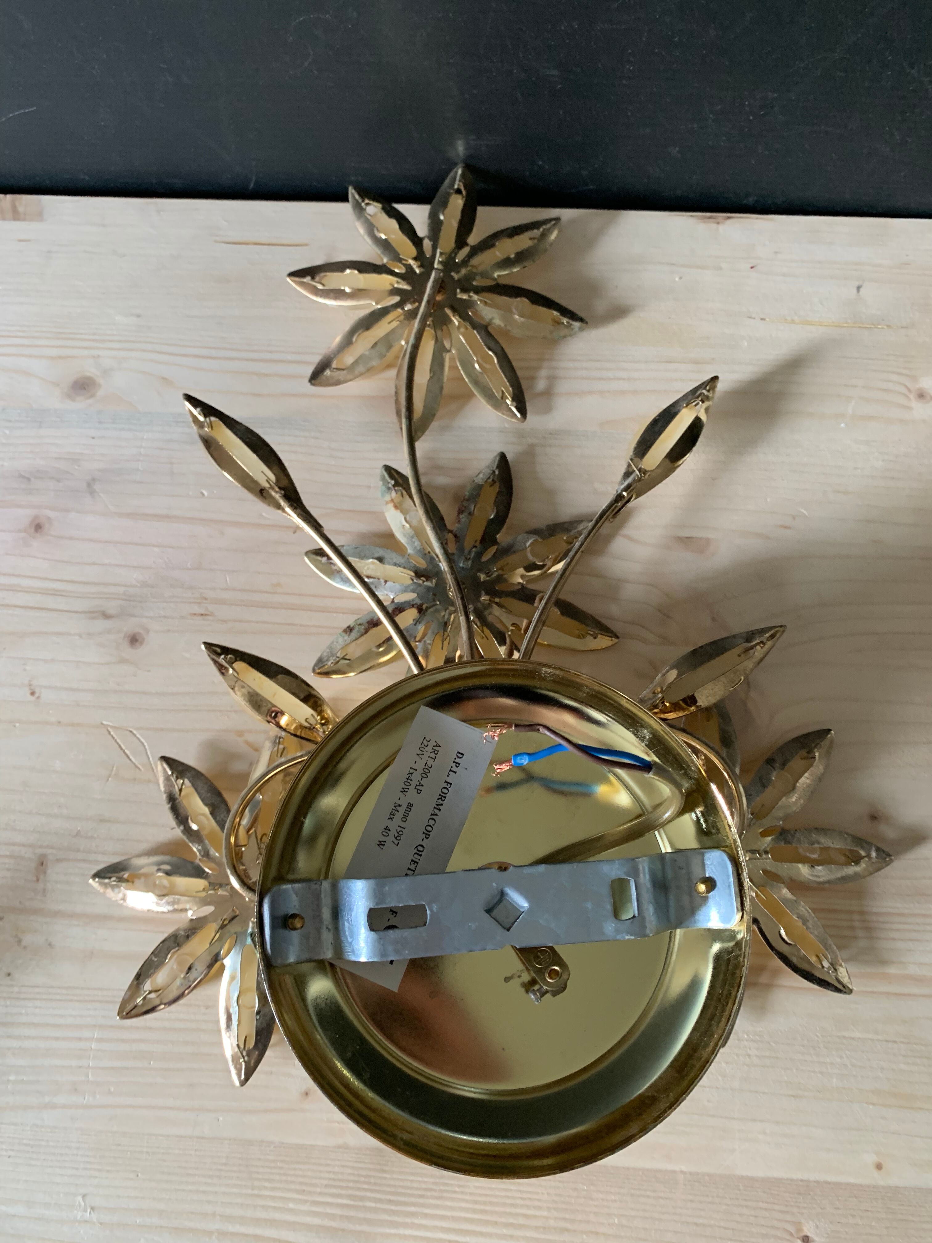 Wall lamp flowers gilded