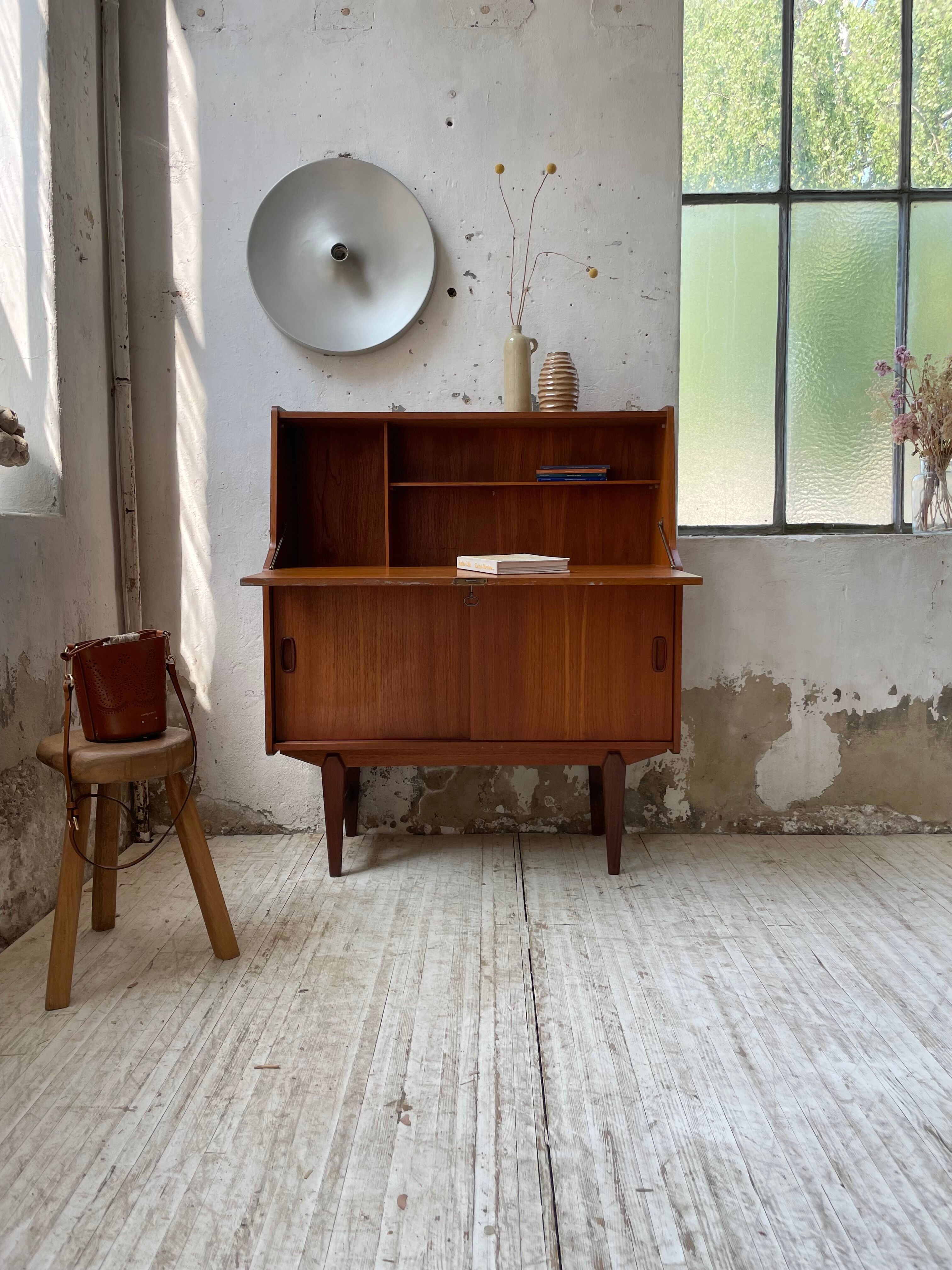 Secretary Samcom teck 1960