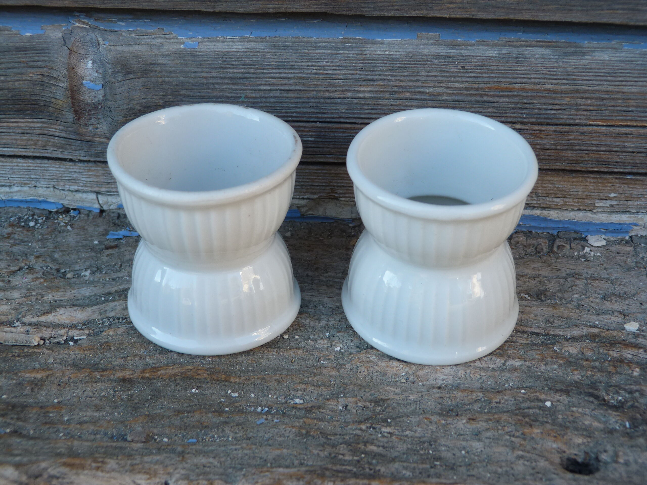 Set of 2 old white ceramic shells duckling countryside