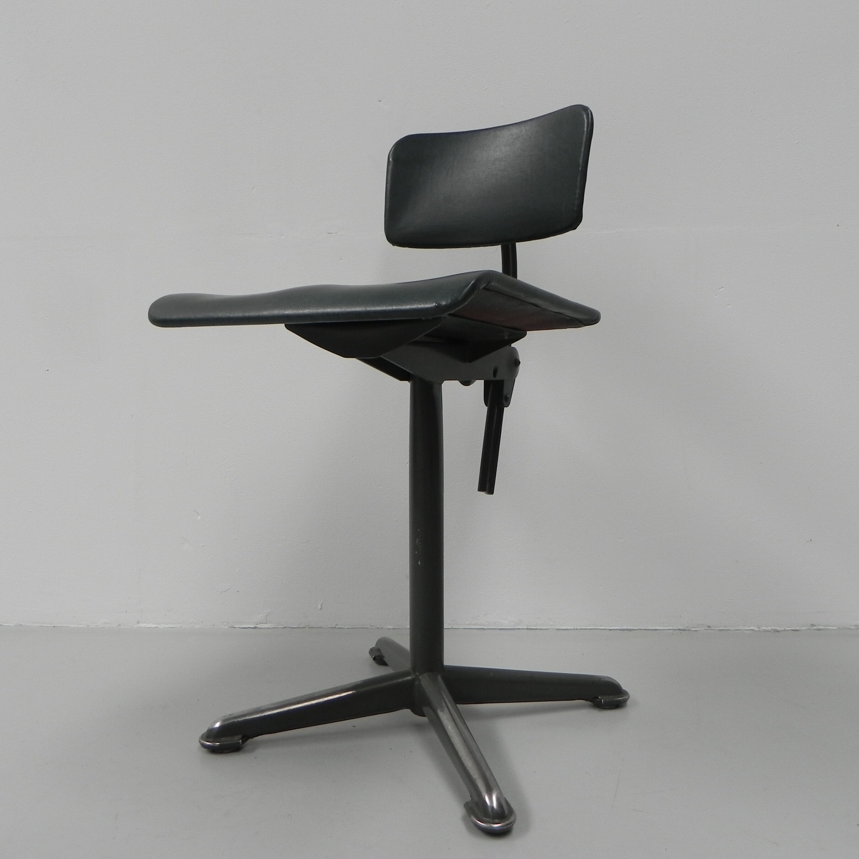 Studio chair, architect's chair Ahrend de Cirkel