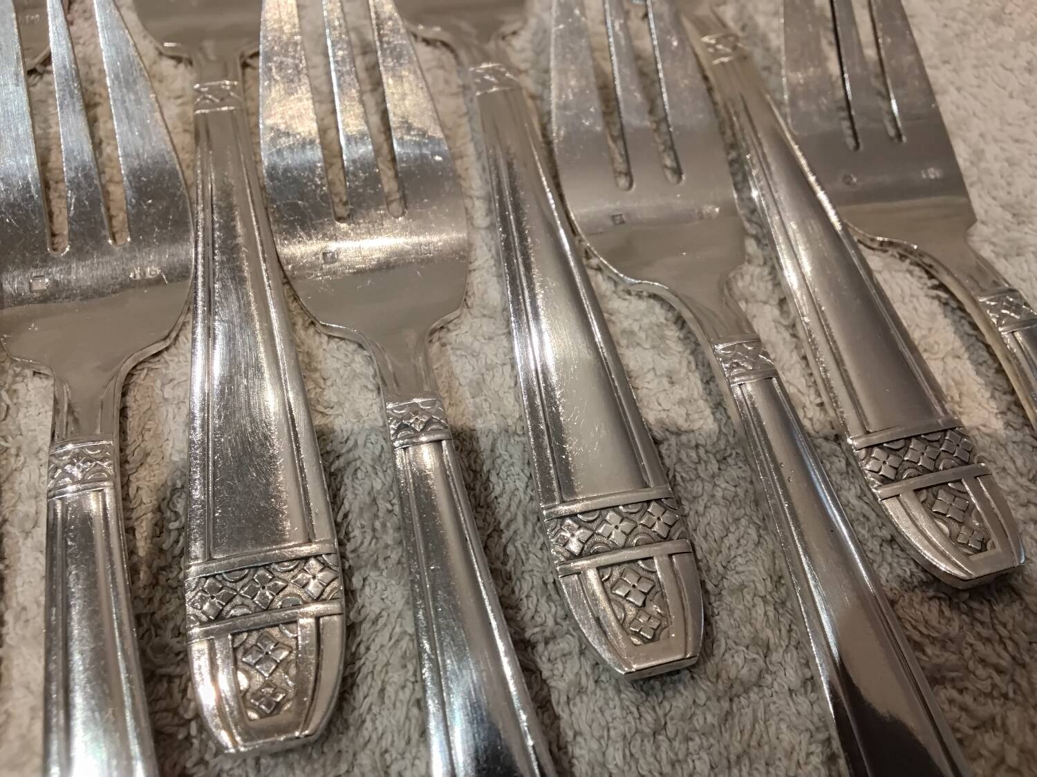 10 silver-plated metal cake forks from the Monaco Grand Prix