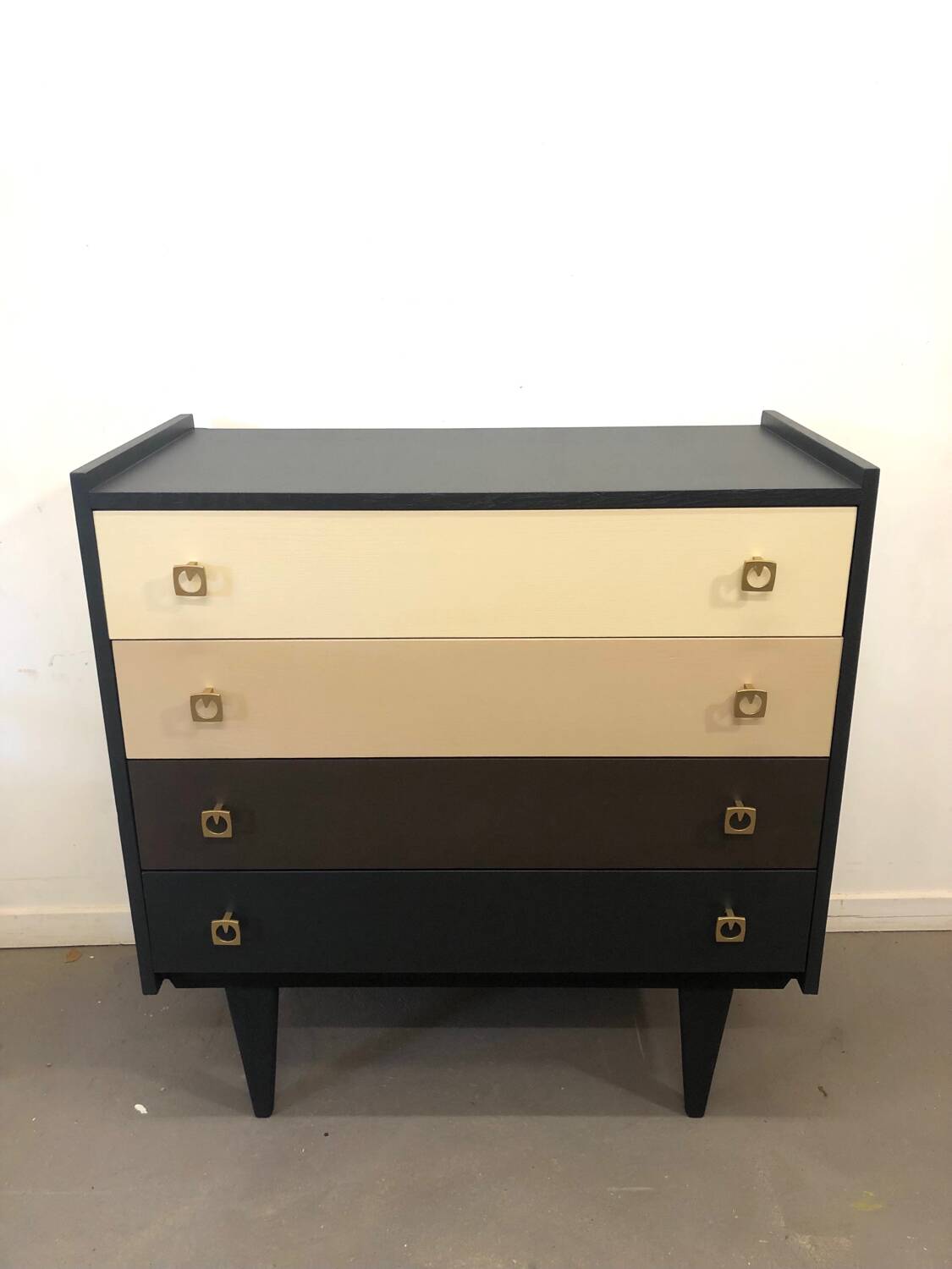 Scandinavian chest of drawers