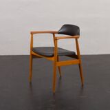 Chaise en teck massif et tissu vinyle noir dans le style d'Erik Kirkegaard, Danemark, années 1950