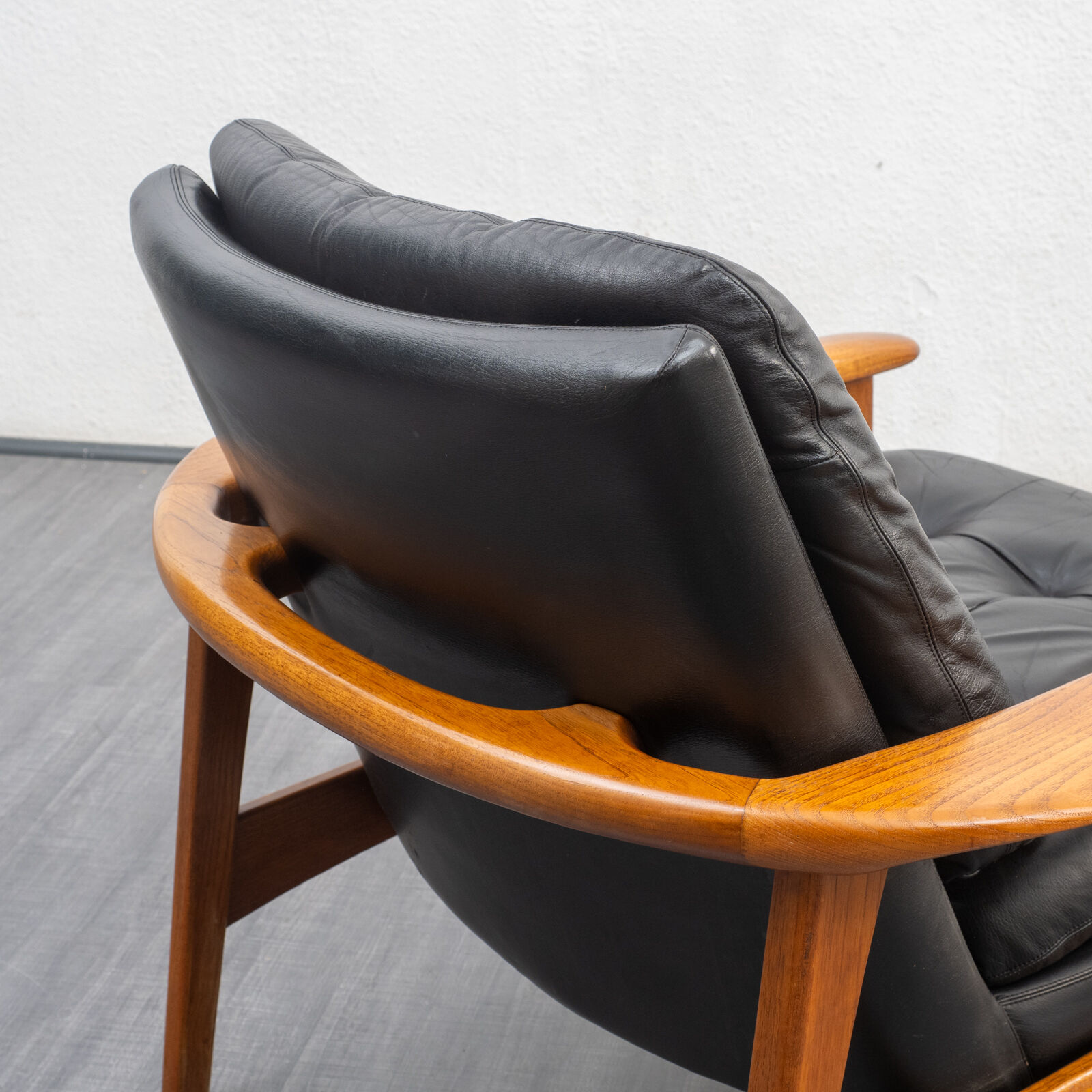 Fauteuil en teck et cuir, vintage, style scandinave