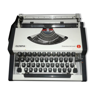 Typewriter Olympia luxury traveller