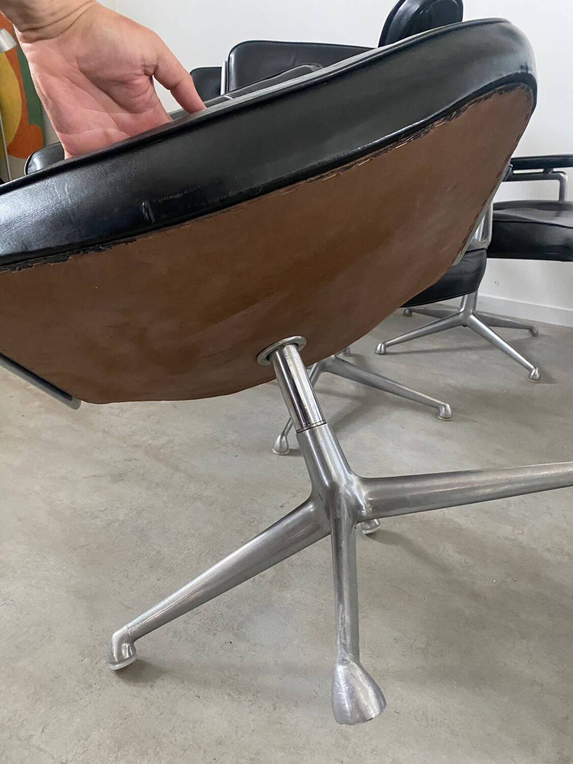 6 fauteuils en cuir Lobby Chair design Ray et Charles Eames, Hermann Miller