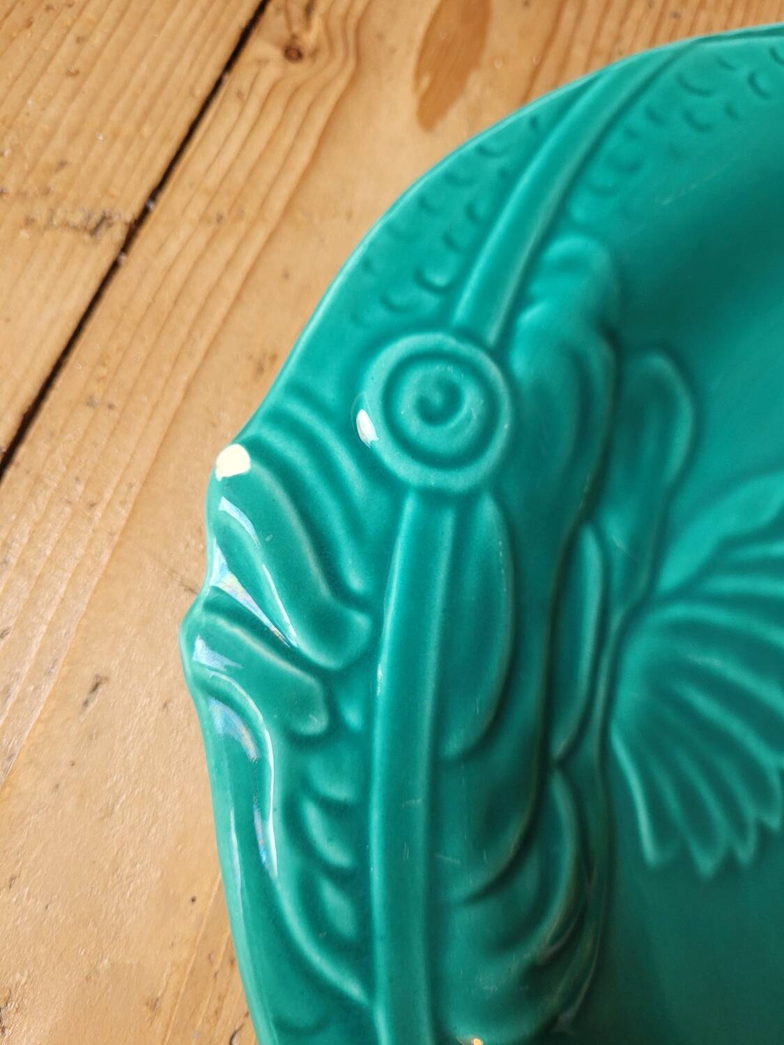 Set of 6 green fish slip plates