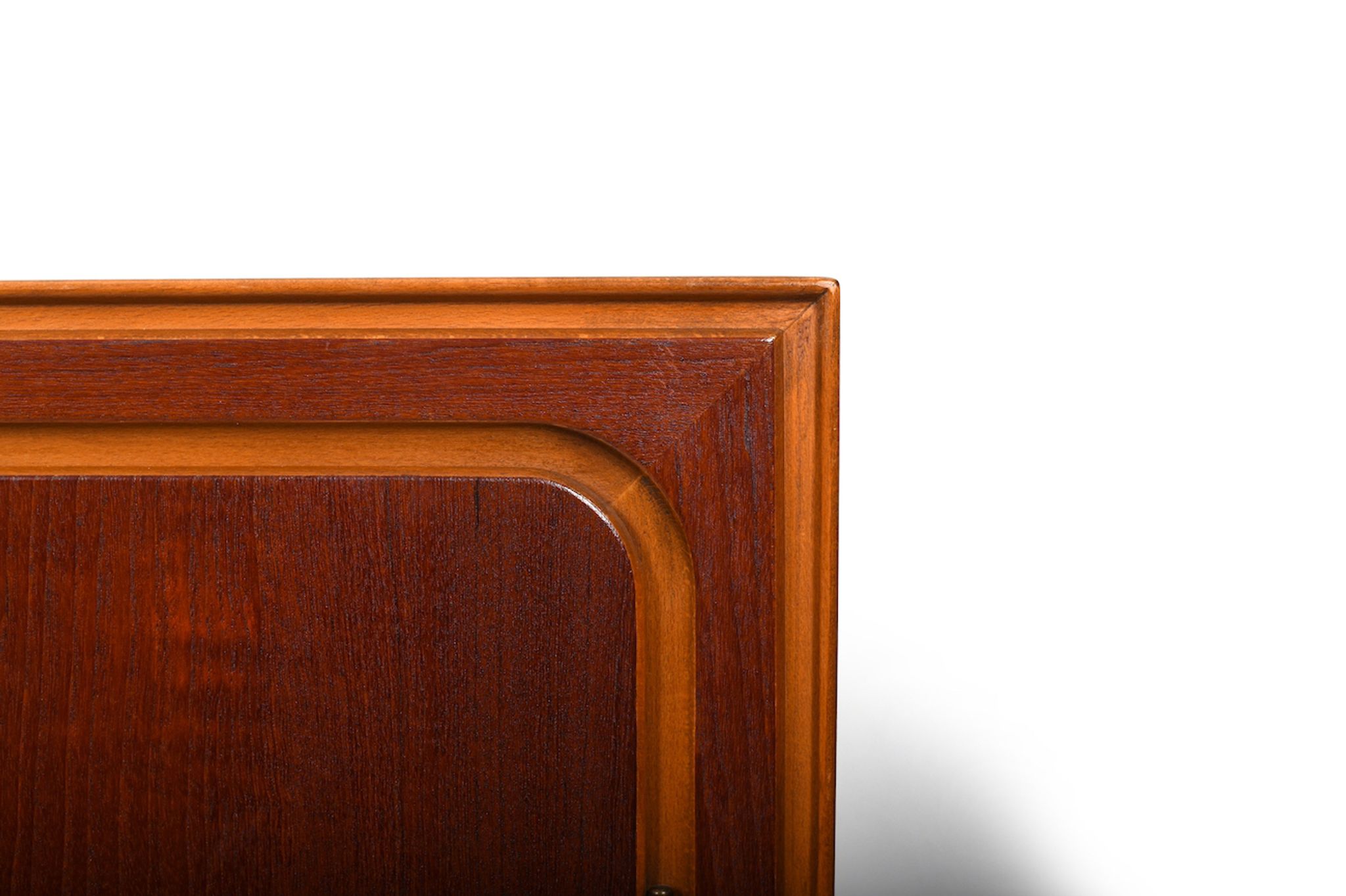 Armoire en teck danois et en bois de bouleau du milieu du siècle