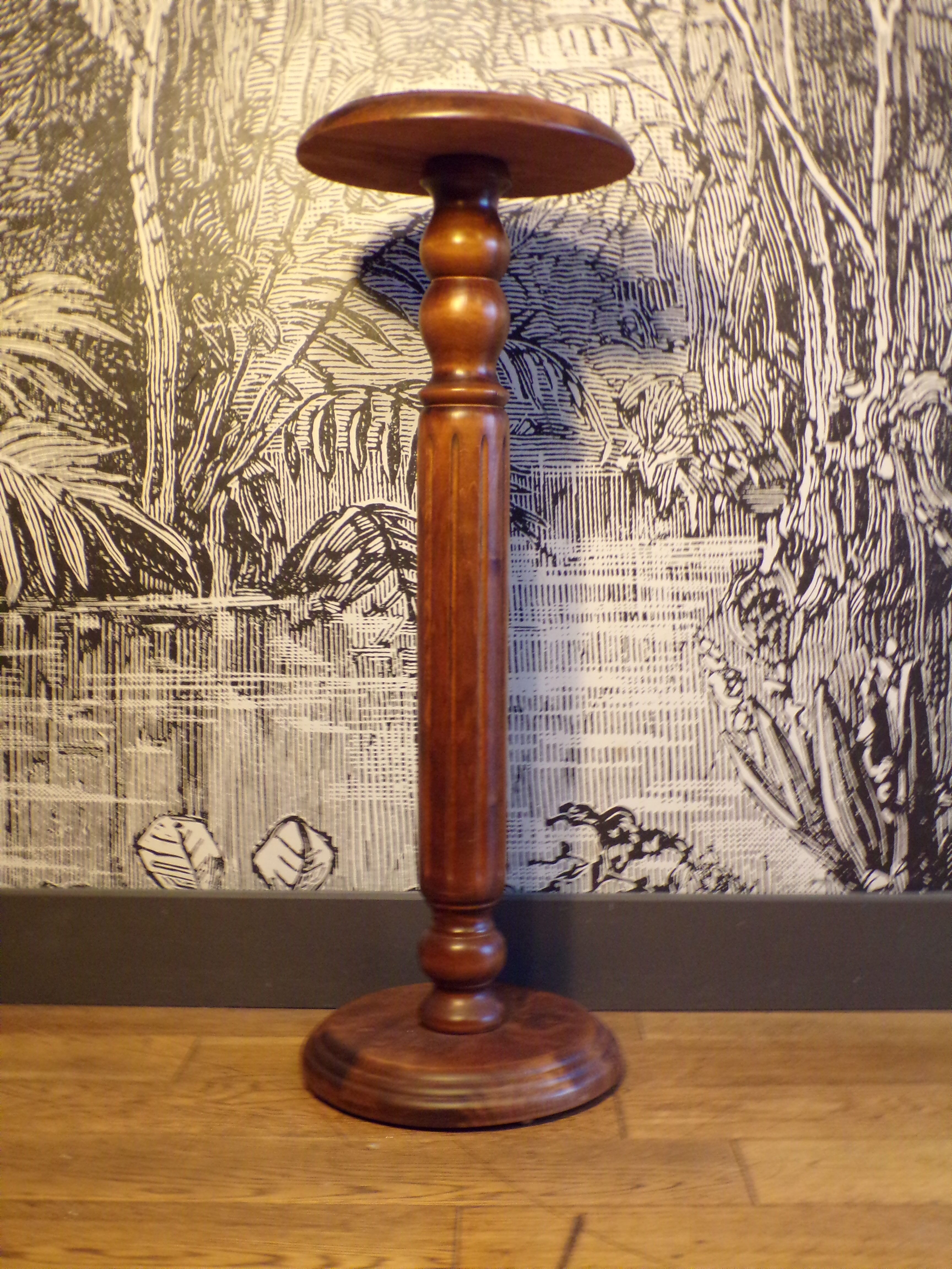 Turned wood presentation column