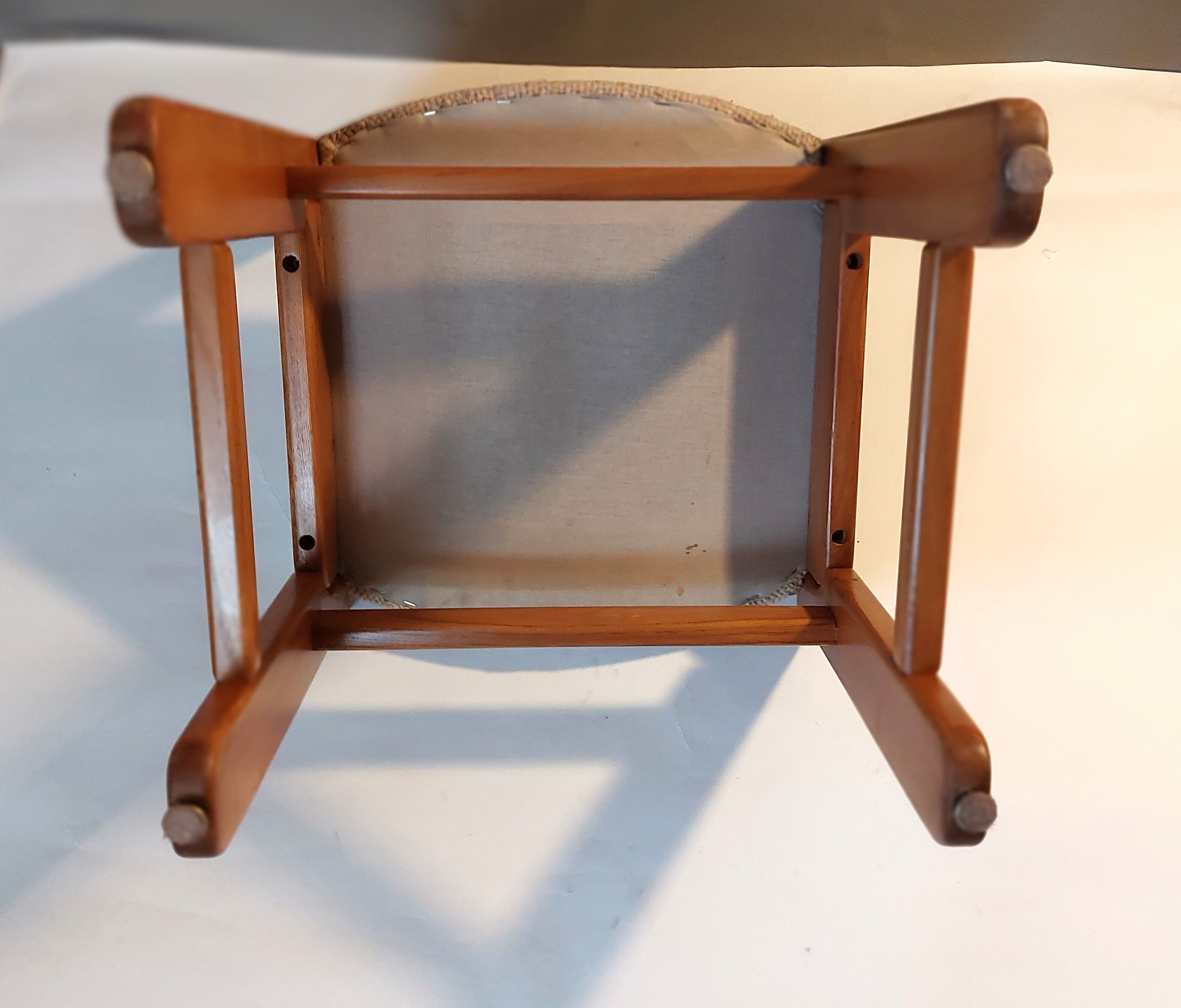 Pair of modernist chairs in solid elm 1970