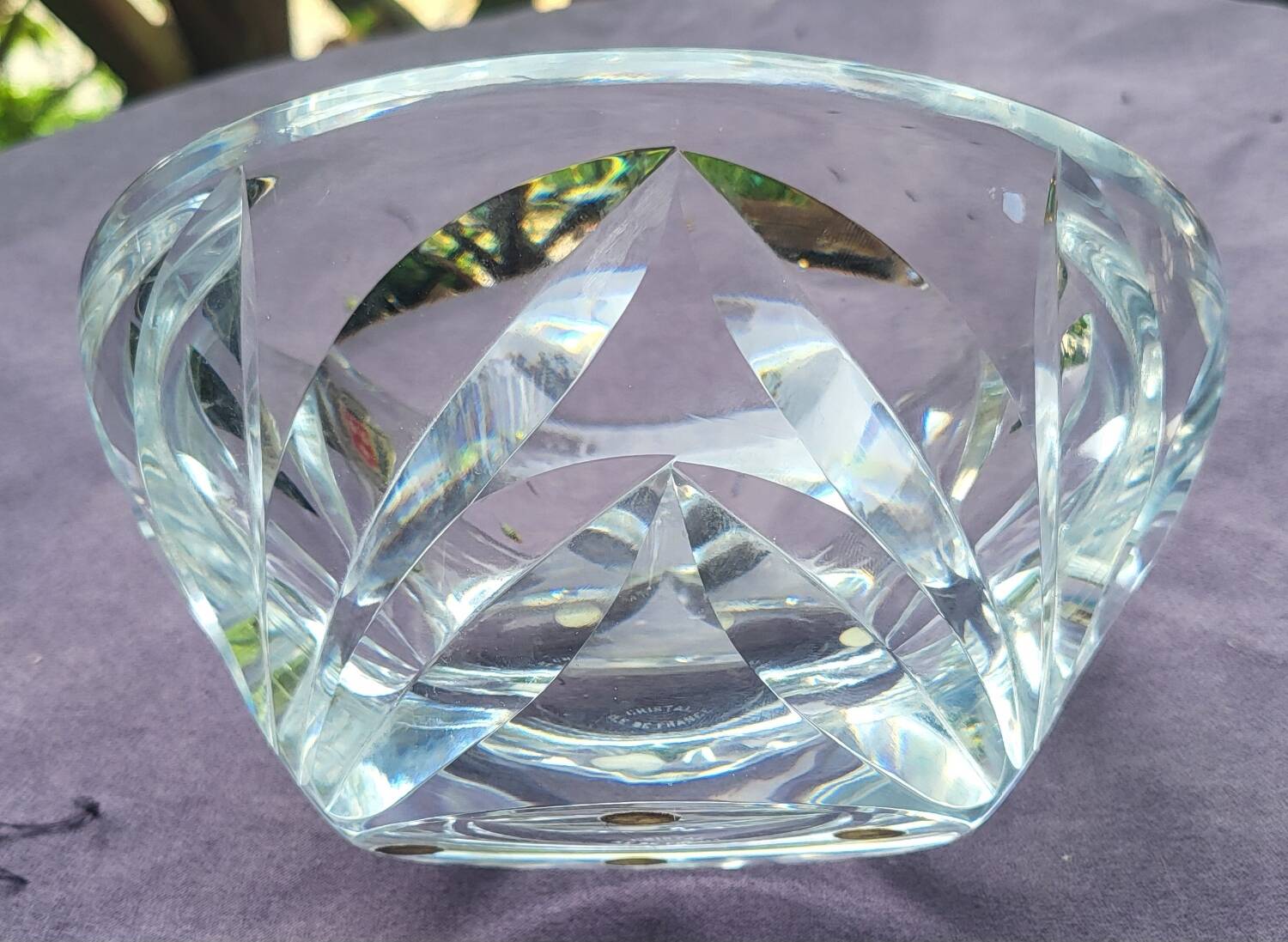 Empty pocket in Ile de France crystal