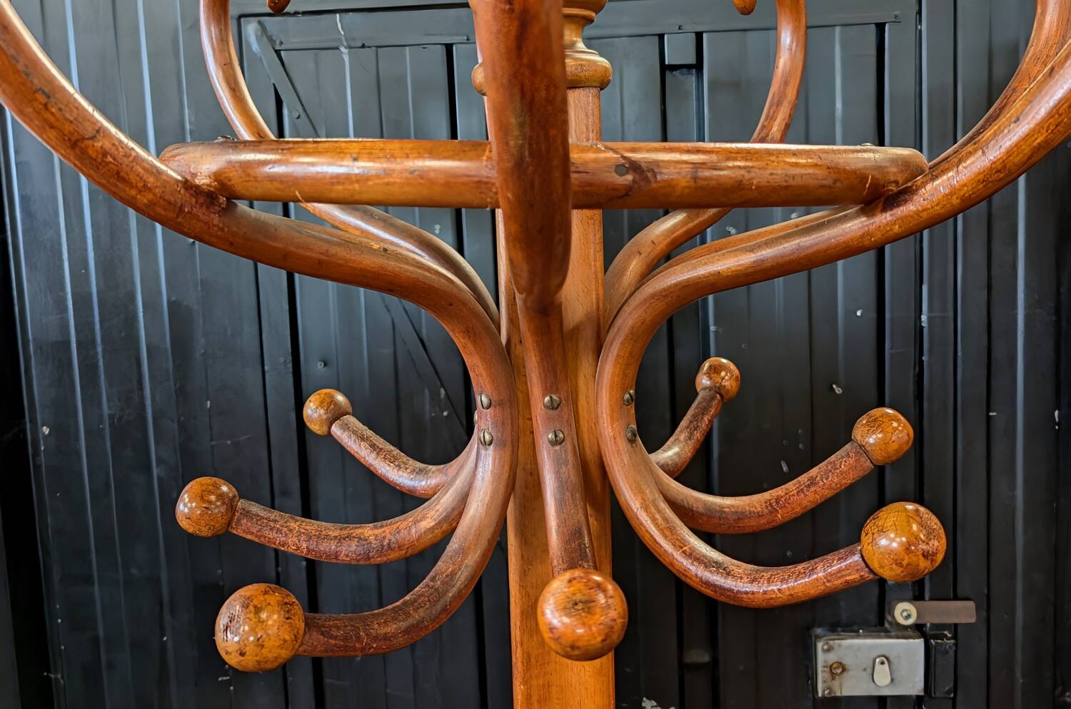 Porte manteaux perroquet Fischel Art deco