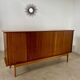 Ancien bahut enfilade en chêne clair pied compas design des années 50 vintage