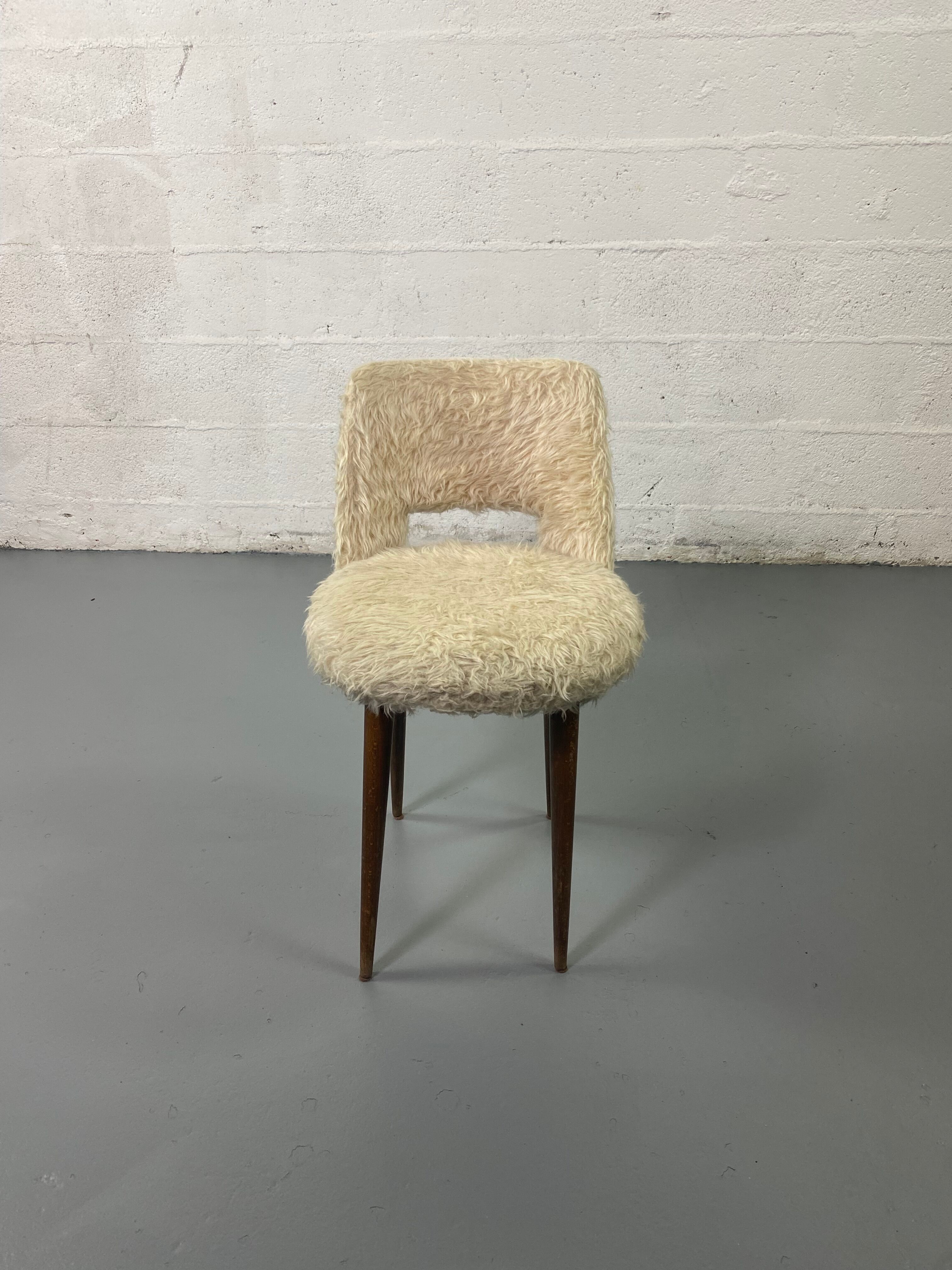 Vintage moumoute chair year 70