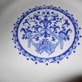 Service of 8 flat plates and 2 blue gien dishes