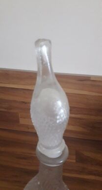 Thick duck-shaped glass carafe