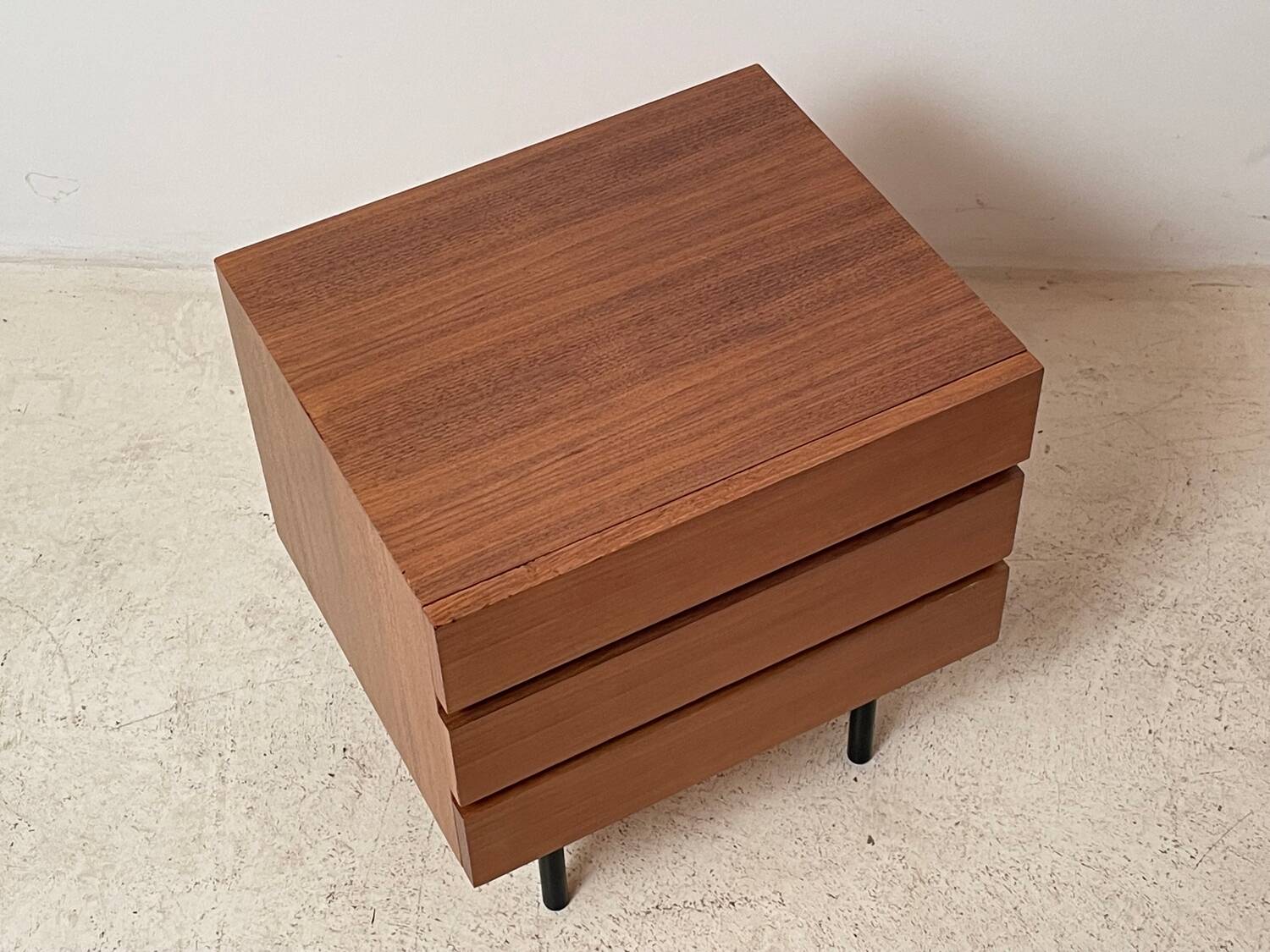 Pair of teak chests of drawers from the 1950s.