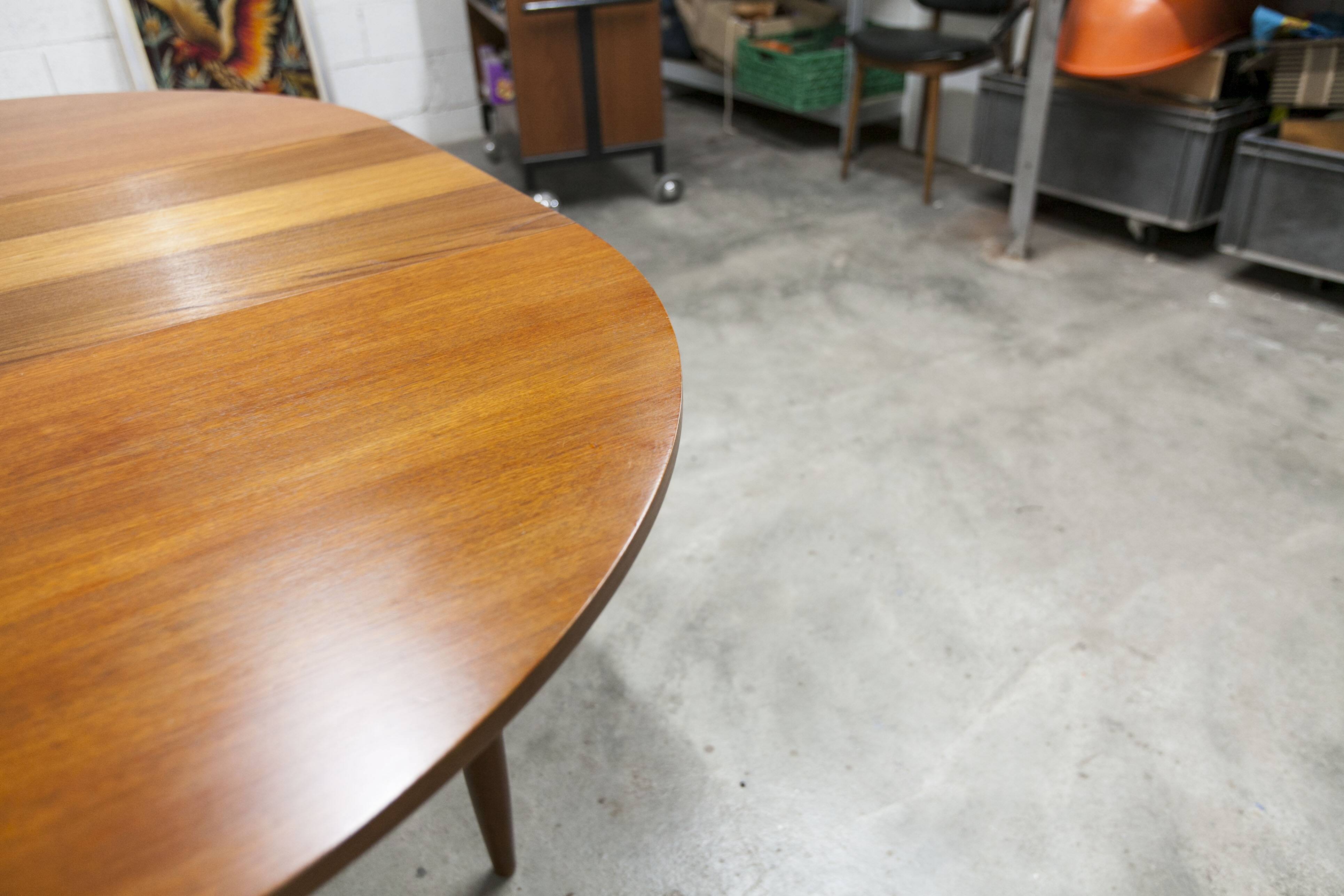 Transformable teak table 1968, impeccable condition