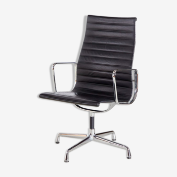 EA112 Desk Chair by Charles & Ray Eames