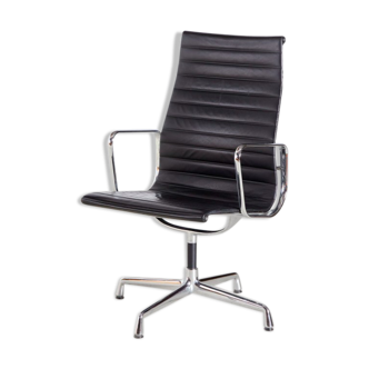 Chaise de bureau EA112 par Charles & Ray Eames
