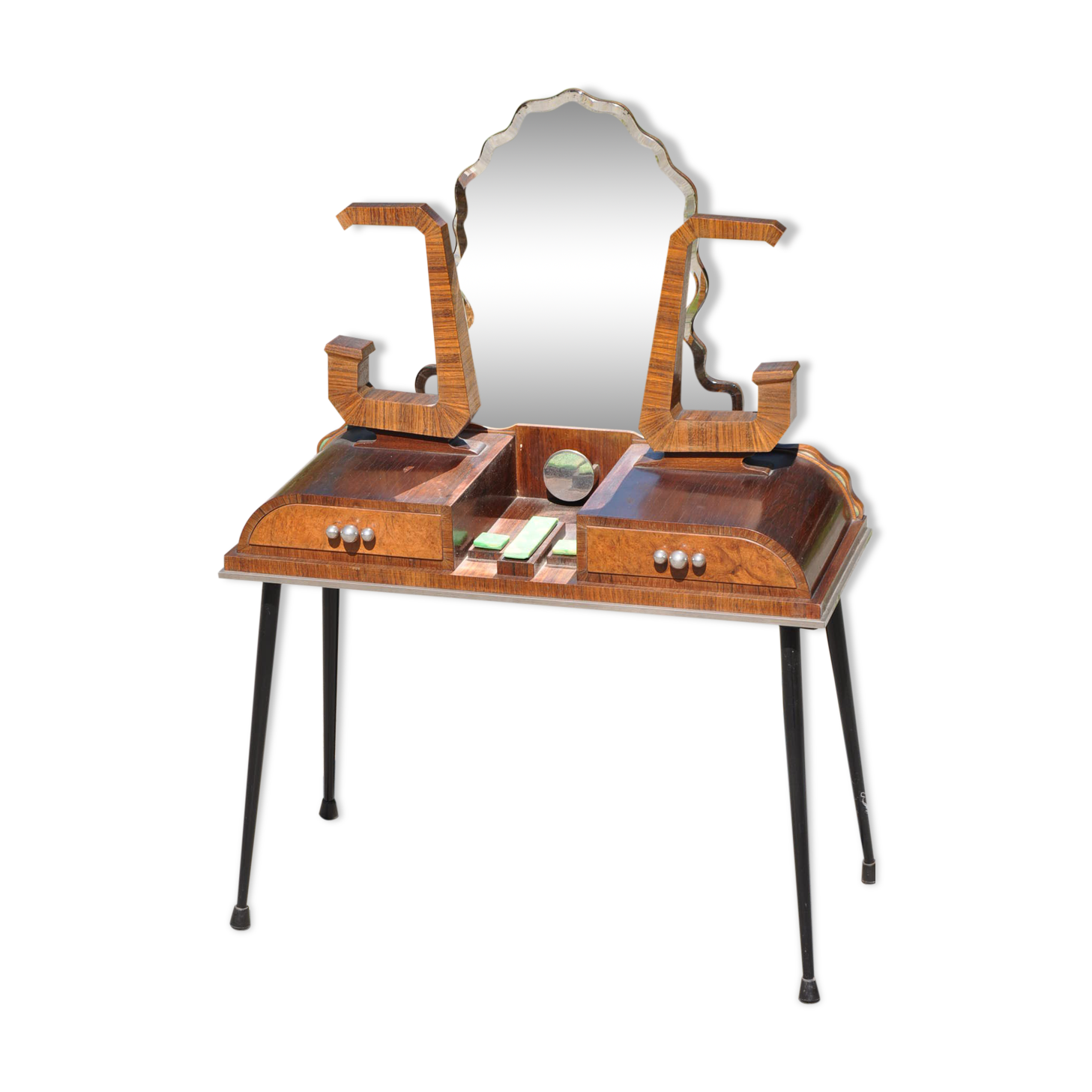 Child dressing table