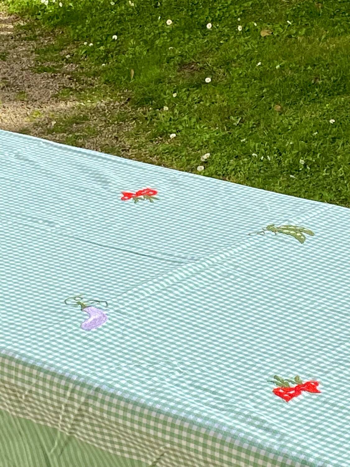 Nappe vintage brodée