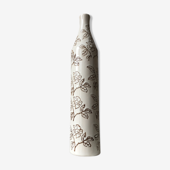 Earthenware vase flowers