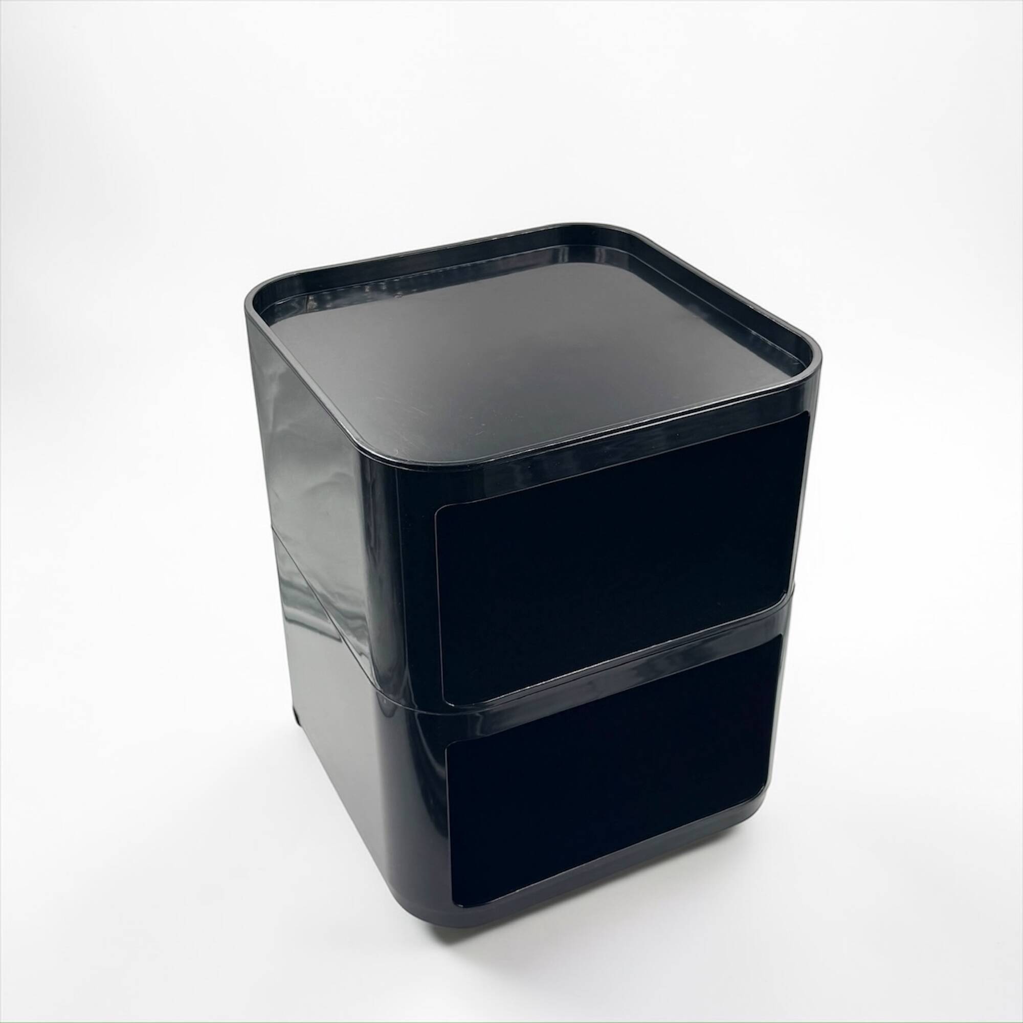 Meuble de rangement Kartell Componibili designé par Anna Castelli Ferrieri