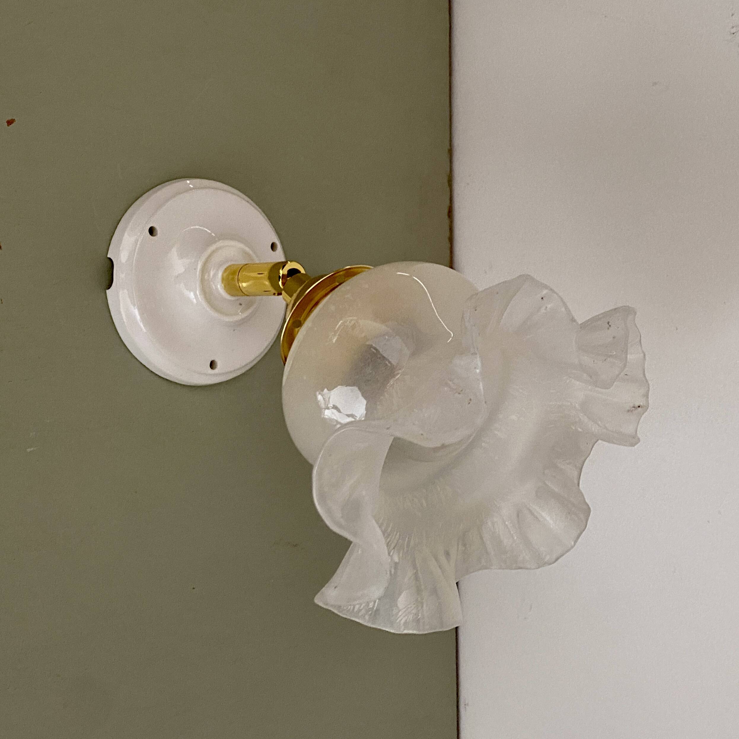 Vintage tulip wall lamp in white opaline