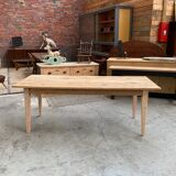 Firm table spindle legs