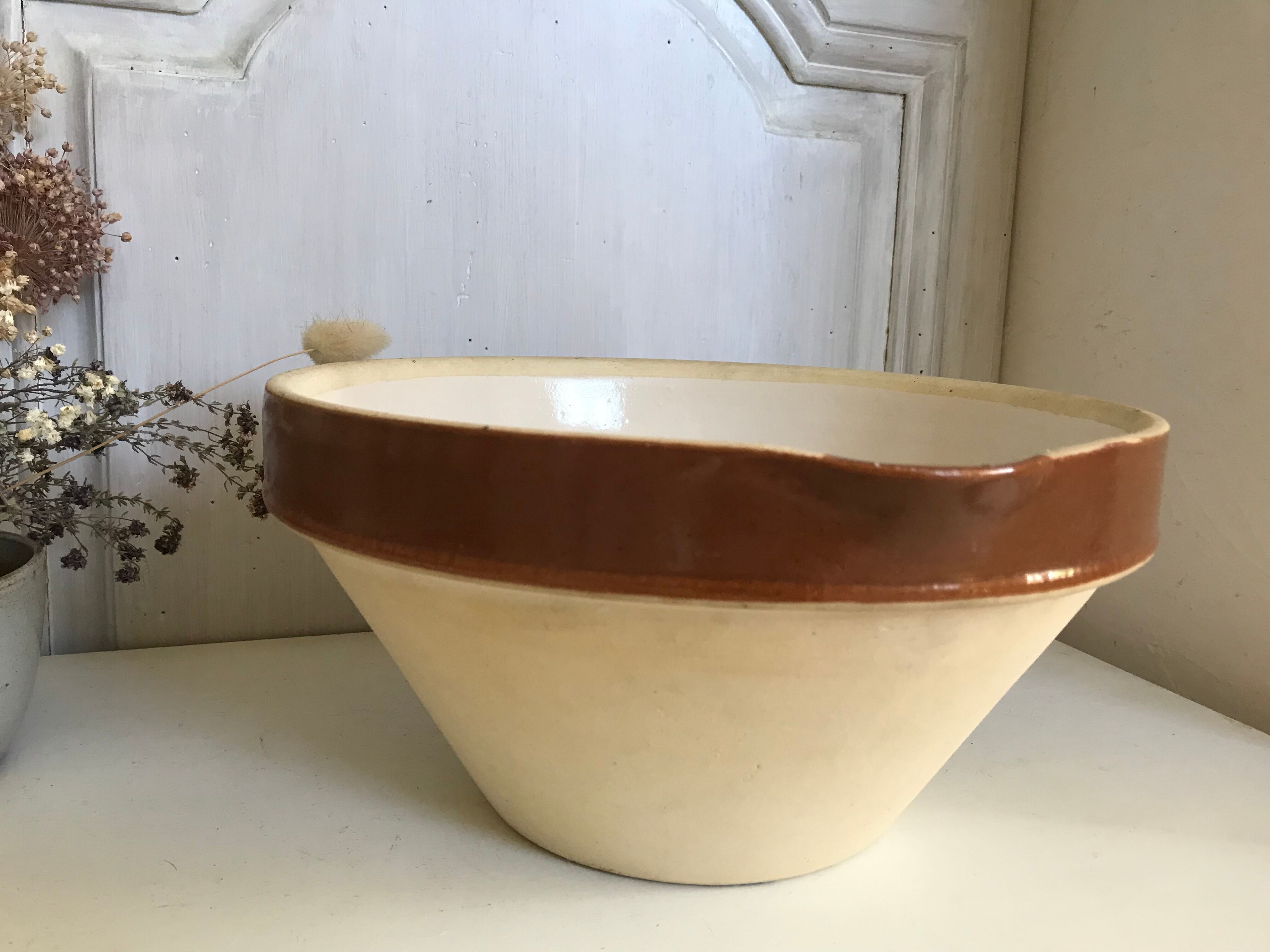 4l sandstone bowl and Gien bowls