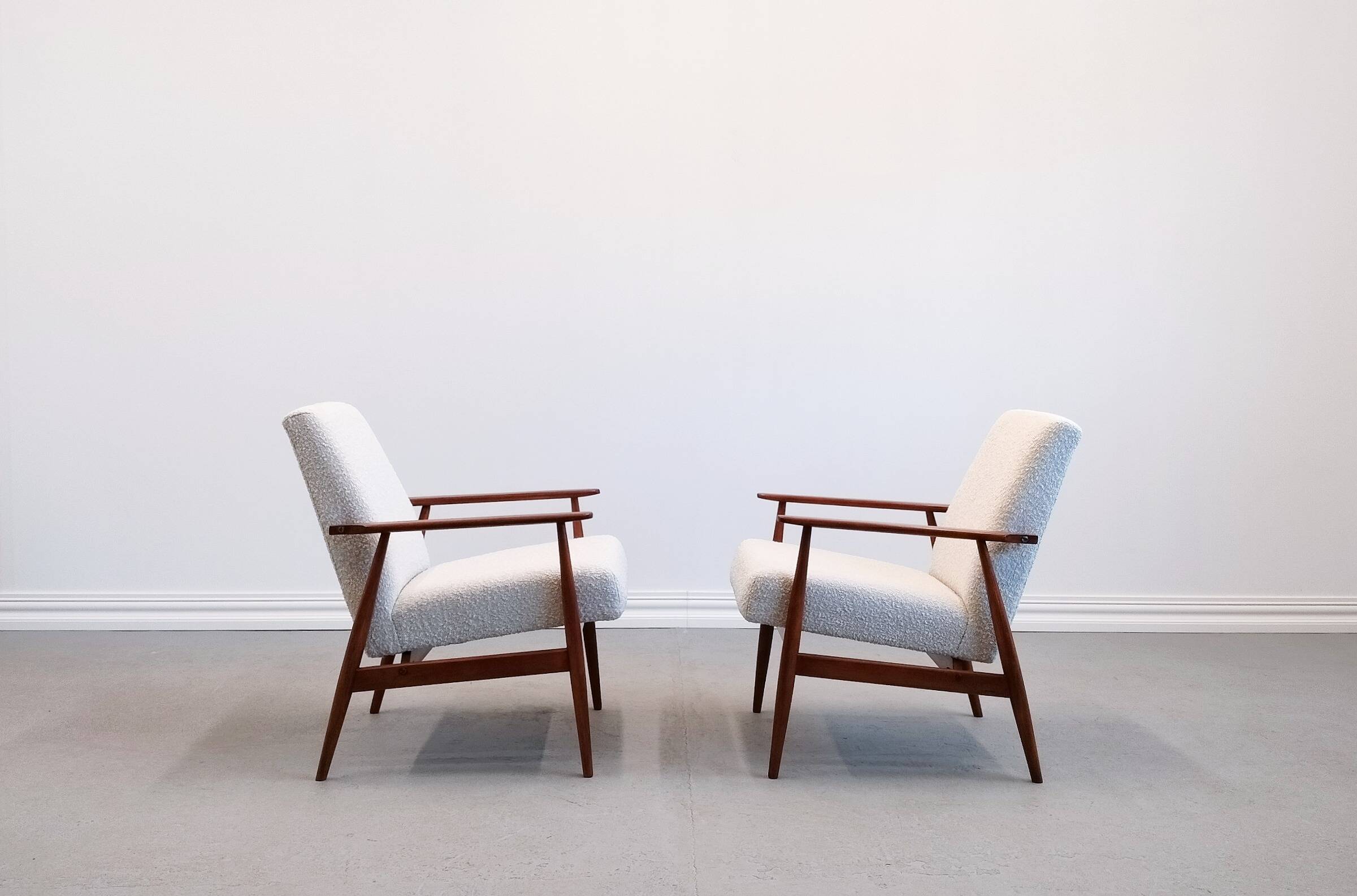 Mid-Century Ivory Boucle Armchairs by Henryk Lis, 1967