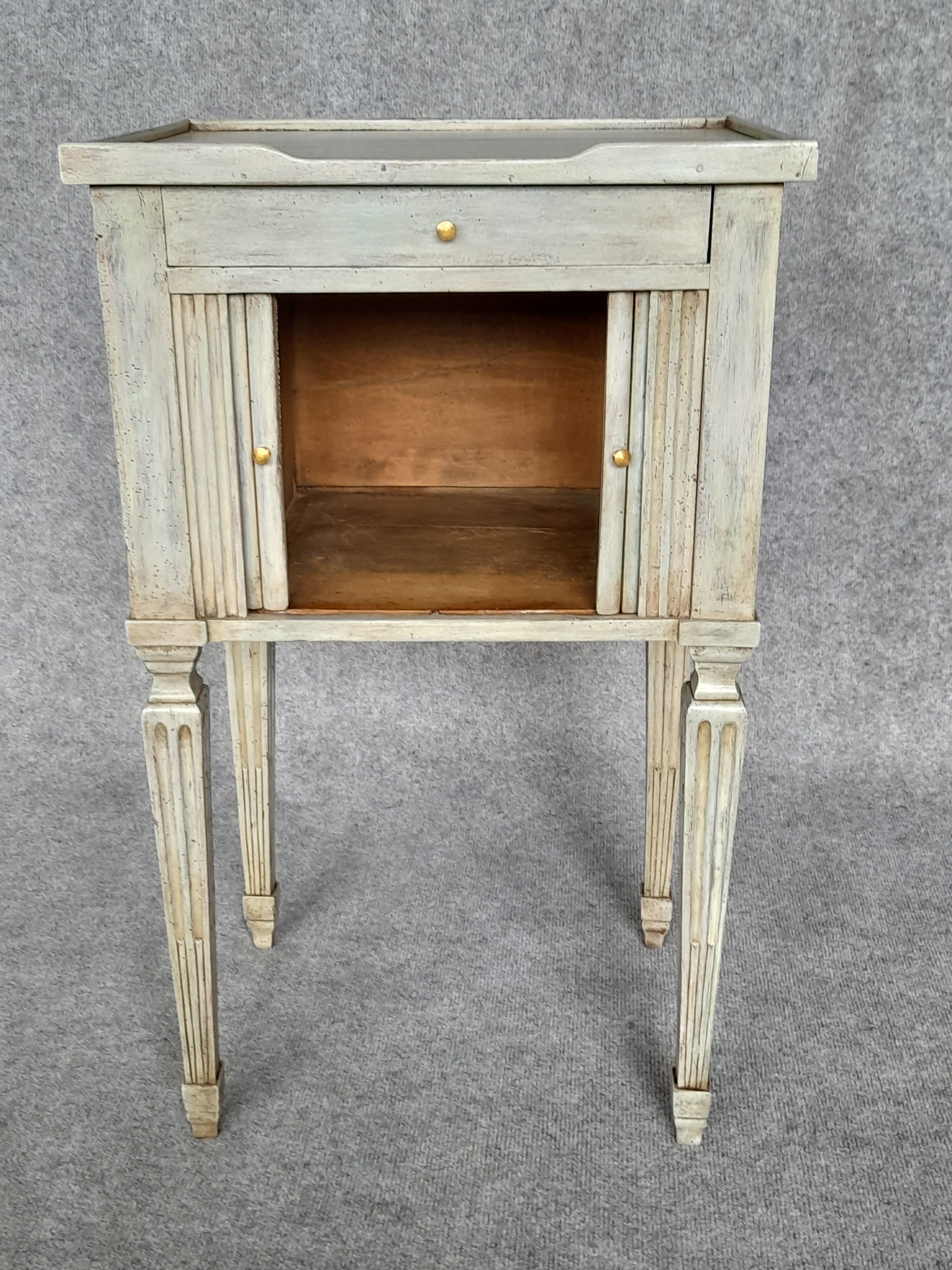 Bedside Louis XVI lacquered