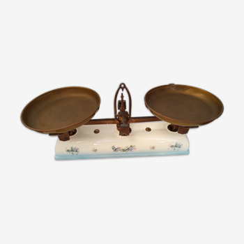 Balance Roberval Krups ancienne en cuivre socle porcelaine avec collection de poids