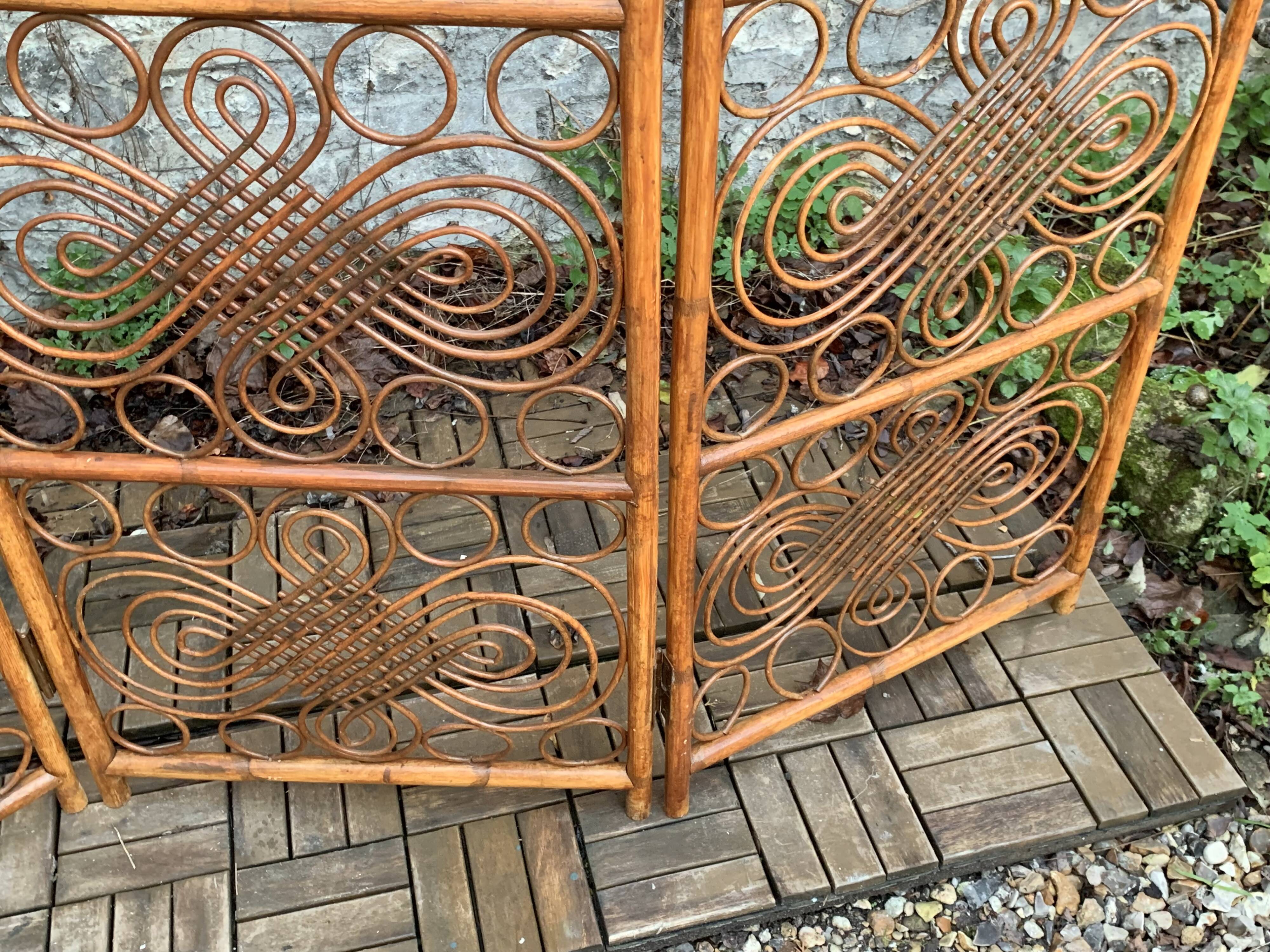 Vintage 1960s Curved Rattan Screen