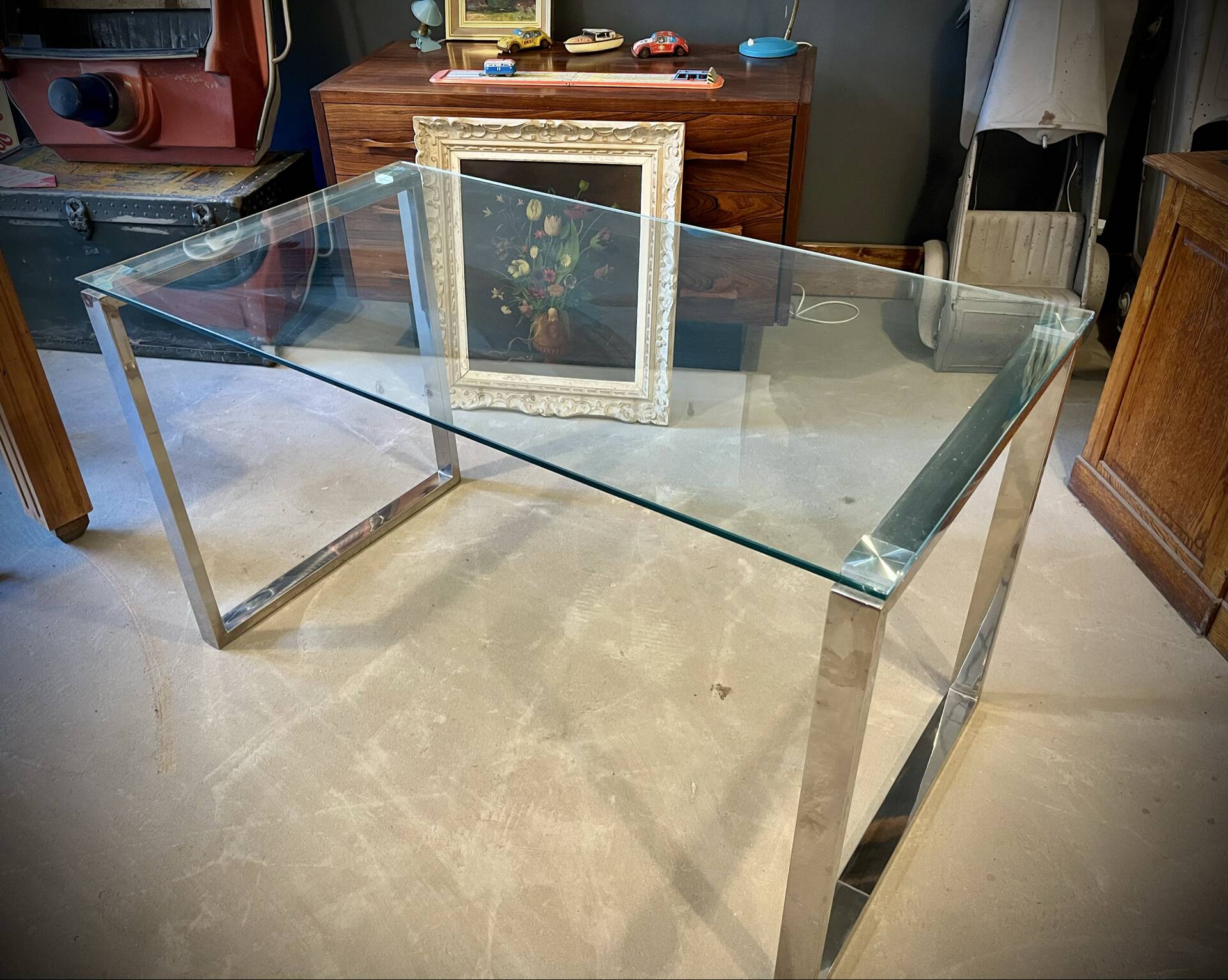 Ancien bureau en verre
