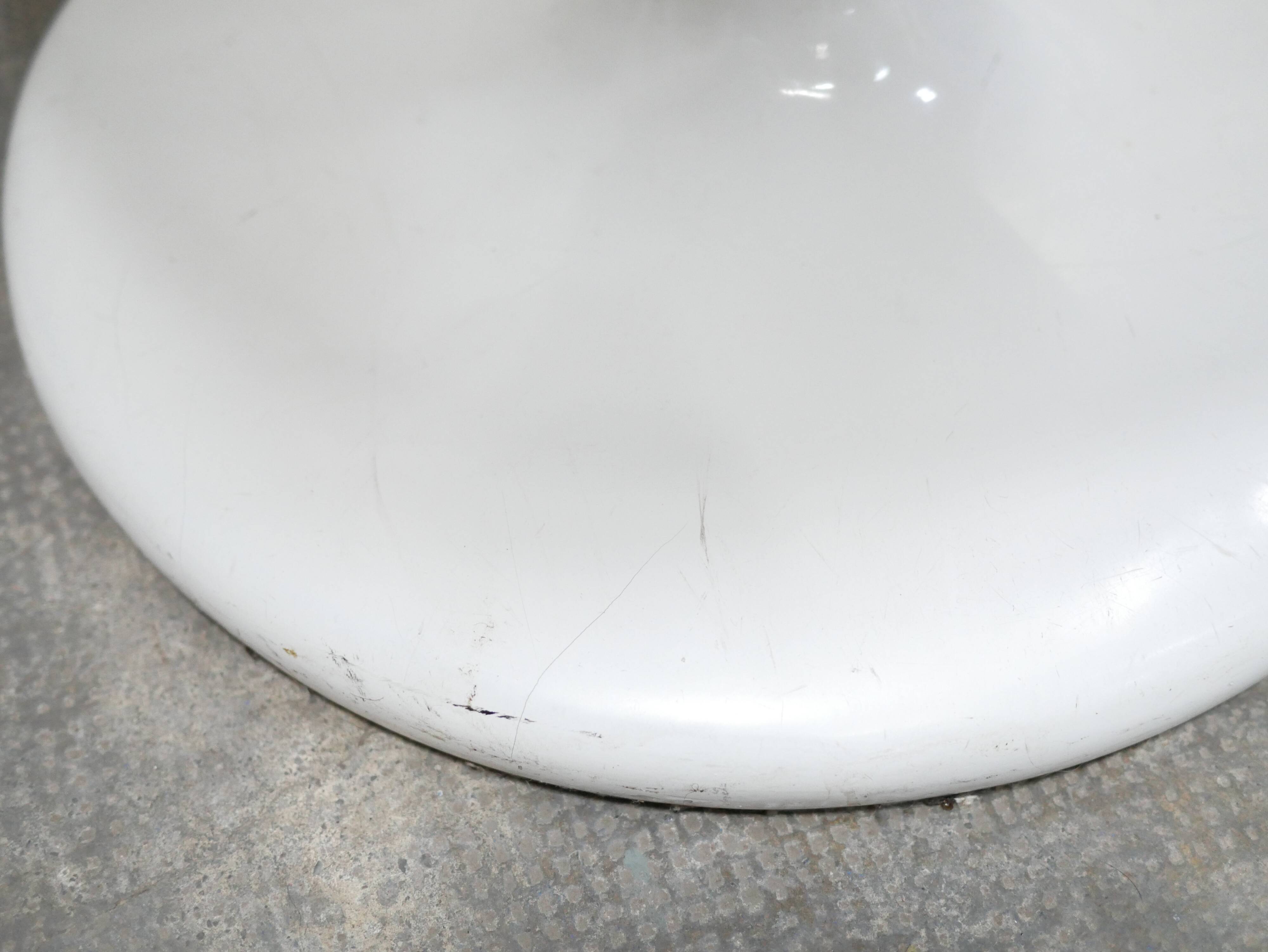 Vintage swivel tulip chair